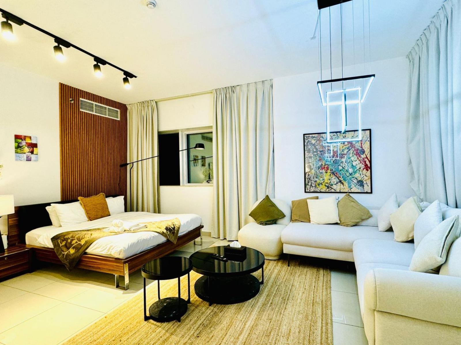 Entire Private Self Catered Marina Apartment