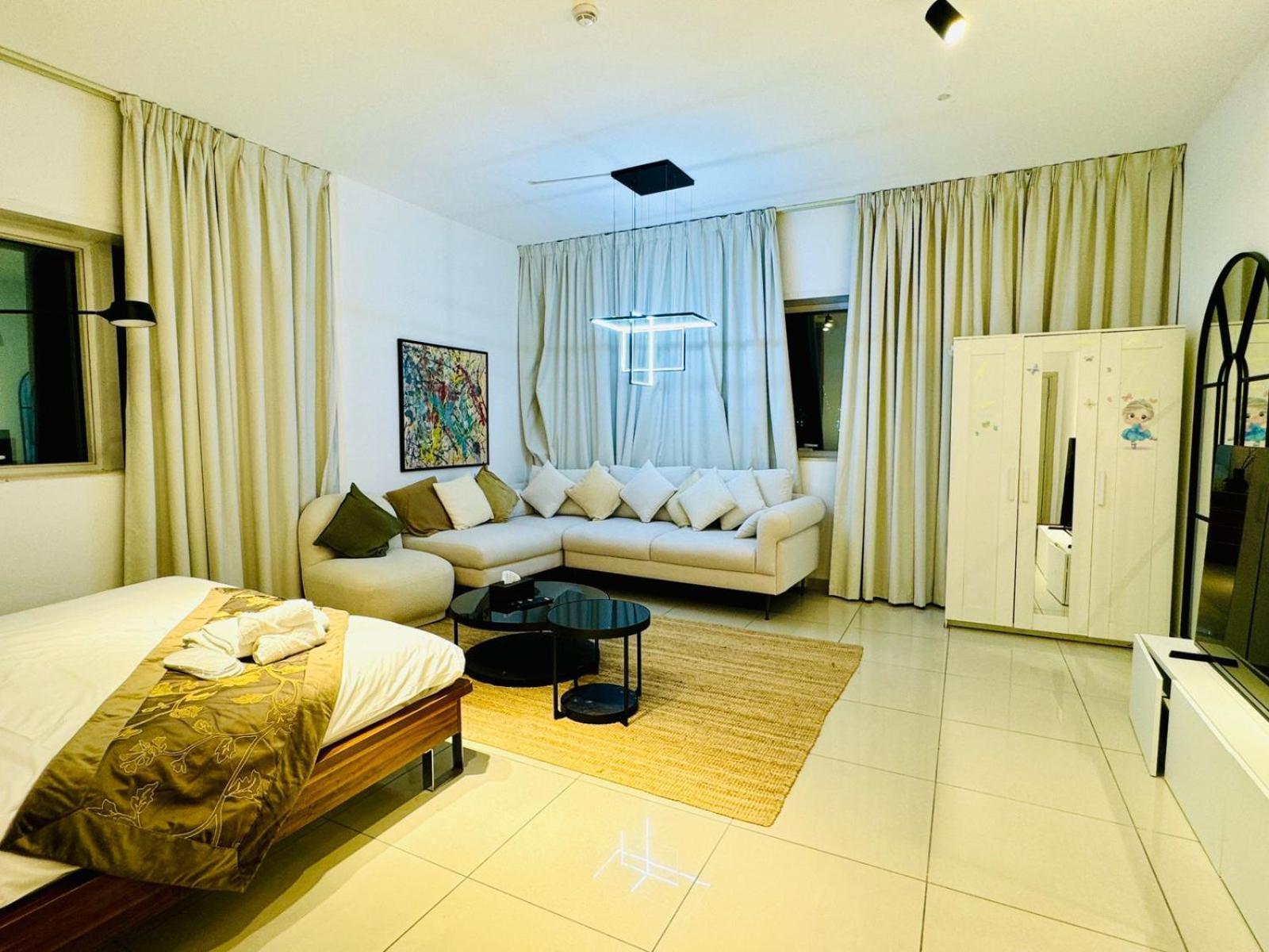 Entire Private Self Catered Marina Apartment Dubai