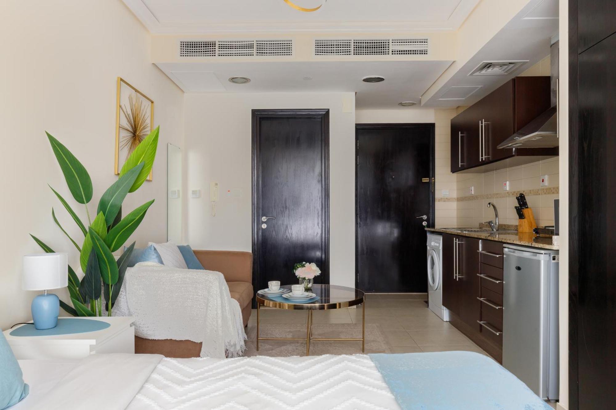 Stylish In Jlt-prime Location, Near Metro & Marina Apartment Dubai