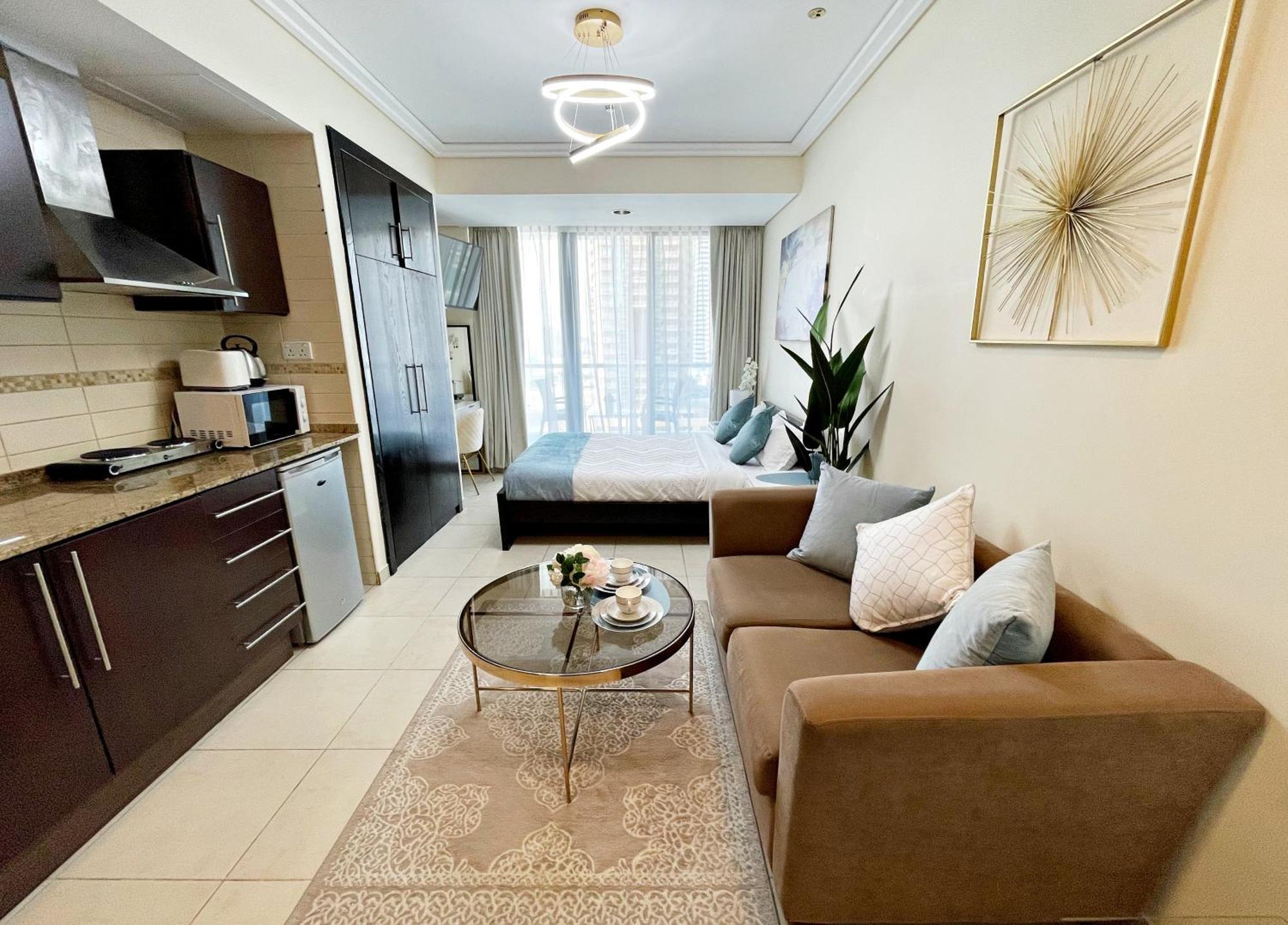 Stylish In Jlt-prime Location, Near Metro & Marina Apartment
