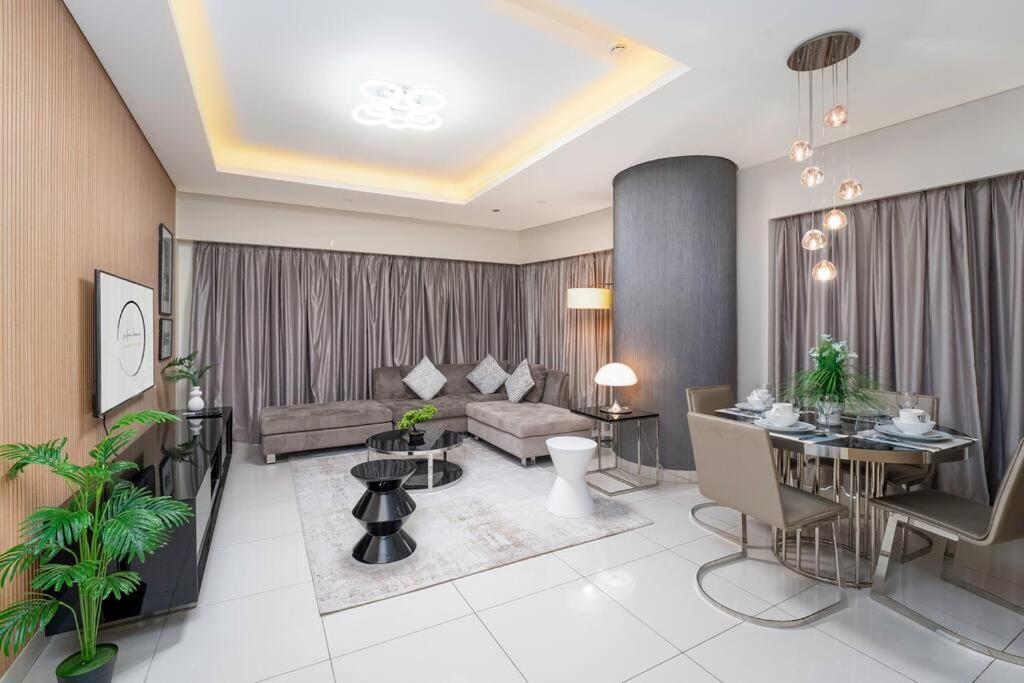 Paramount Flat With Amazing Burj Khalifa View