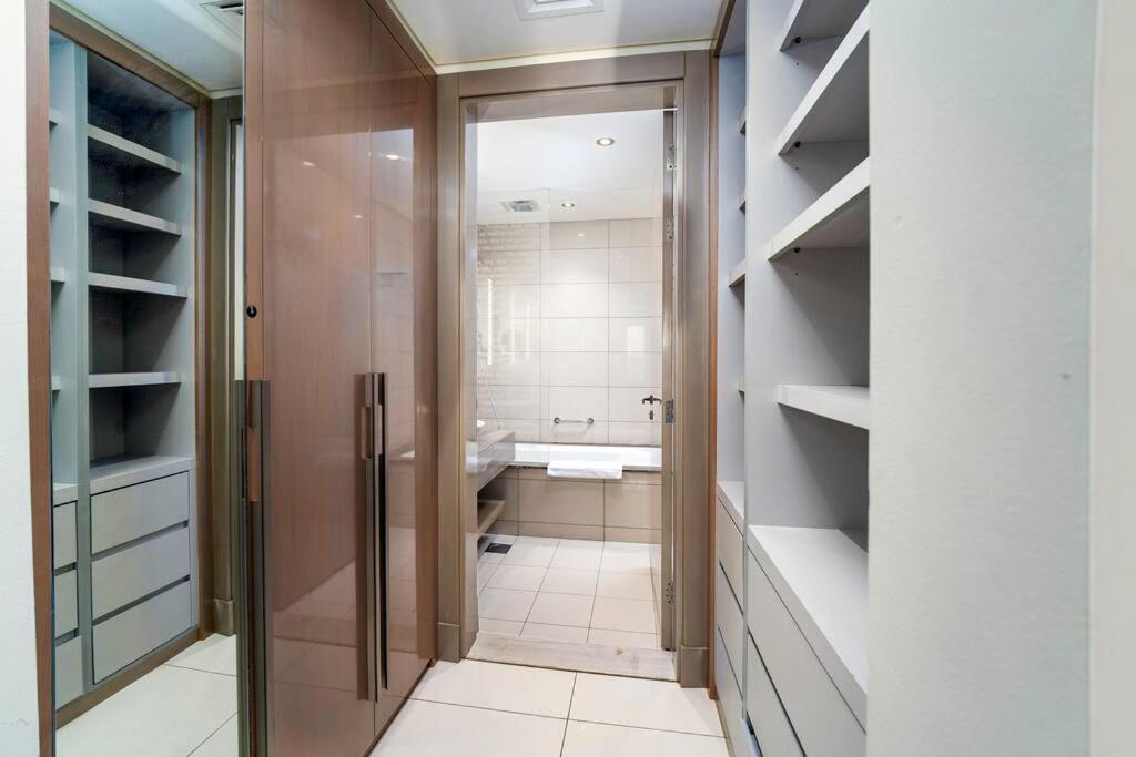Apartment Paramount Flat With Amazing Burj Khalifa View Dubai