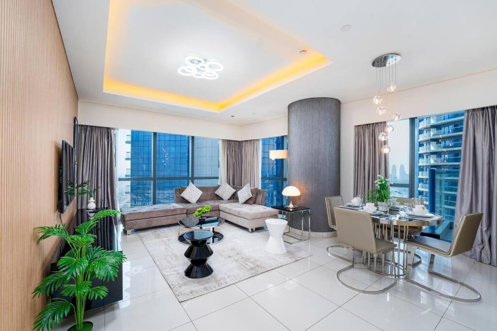 Paramount Flat With Amazing Burj Khalifa View *
