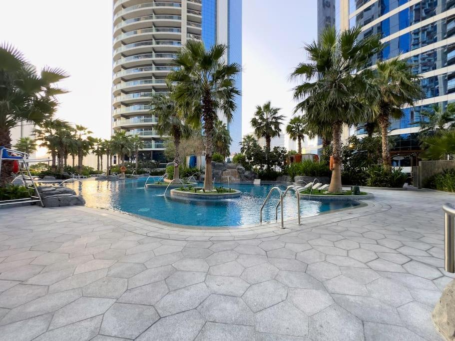 Apartment Paramount Flat With Amazing Burj Khalifa View Dubai