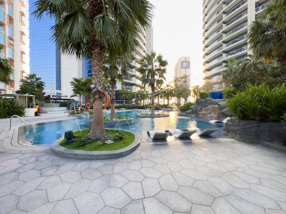Apartment Paramount Flat With Amazing Burj Khalifa View *