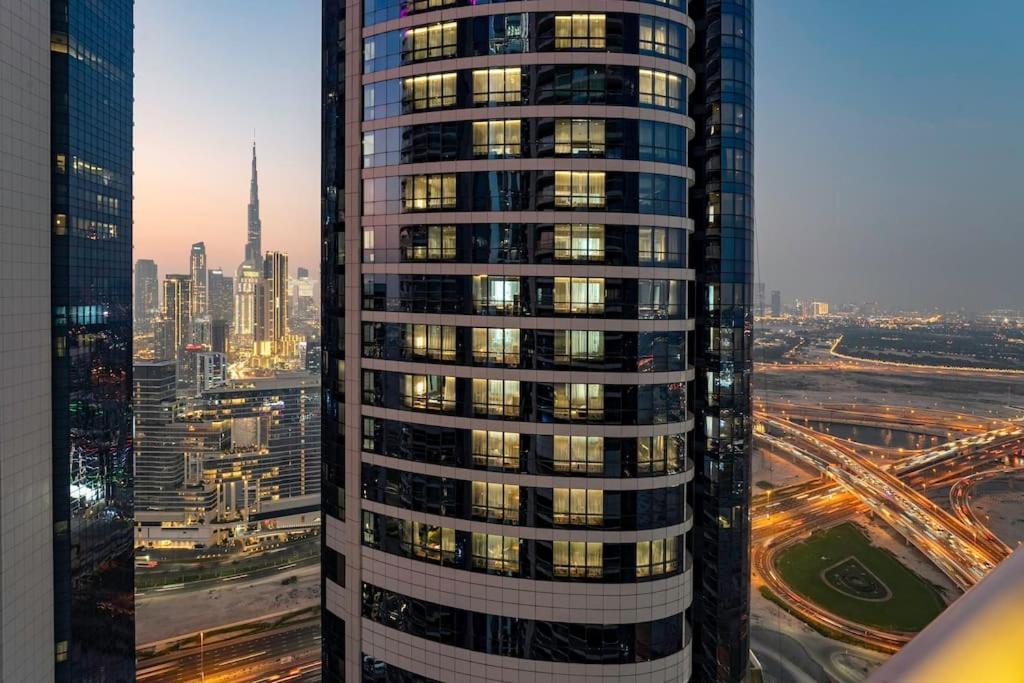 Paramount Flat With Amazing Burj Khalifa View