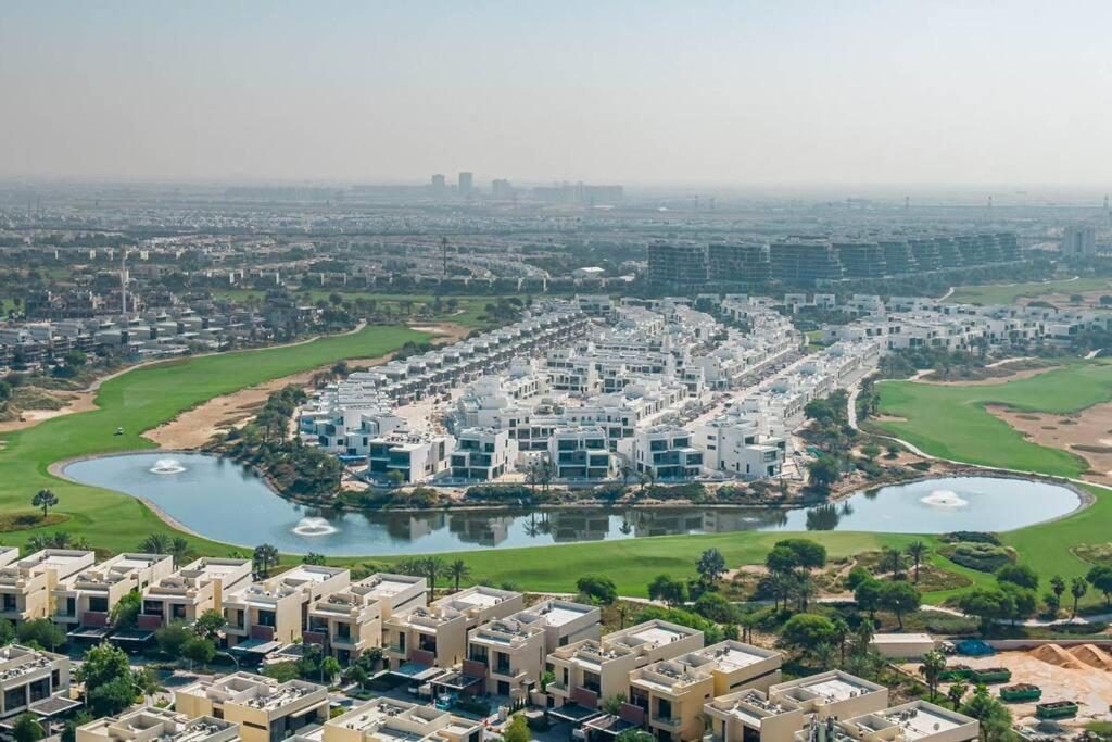 Modern On Golf Course - Damac Hills Apartment Dubai