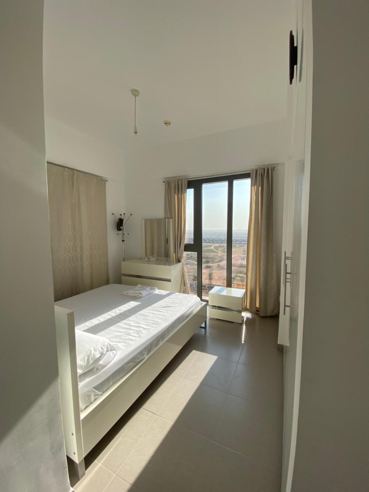 Lovely Calm 3br Easy Accessibility To With Huge Balcony And Pool View Town Square Dubai