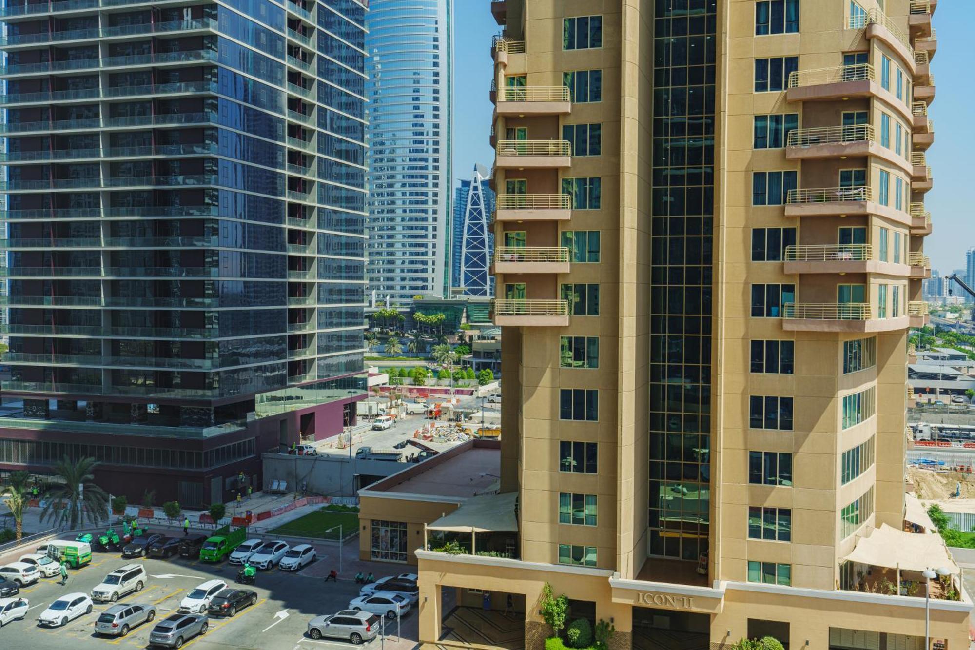 Lovely And In Me Do Re Jlt Apartment
