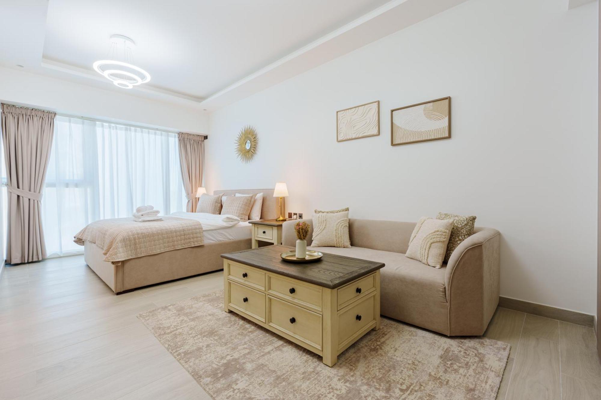 Lovely And In Me Do Re Jlt Apartment *