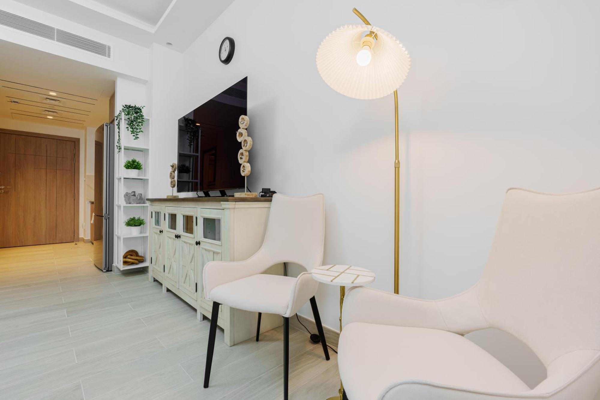 Lovely And In Me Do Re Jlt Apartment Dubai