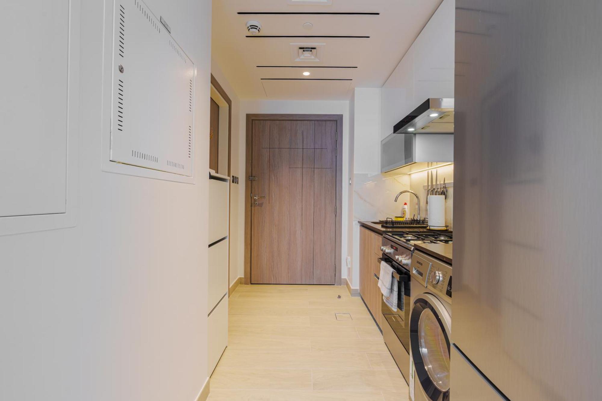 Lovely And In Me Do Re Jlt Apartment