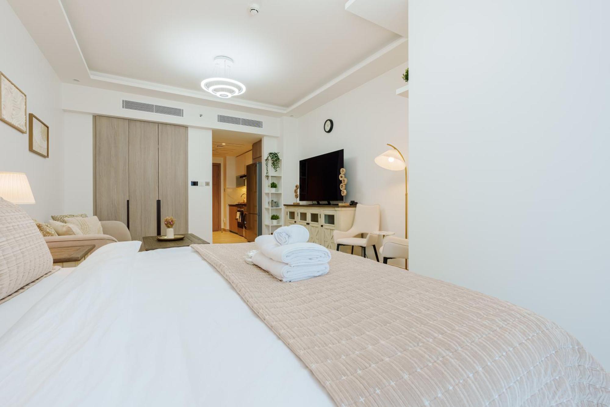 Lovely And In Me Do Re Jlt Apartment *