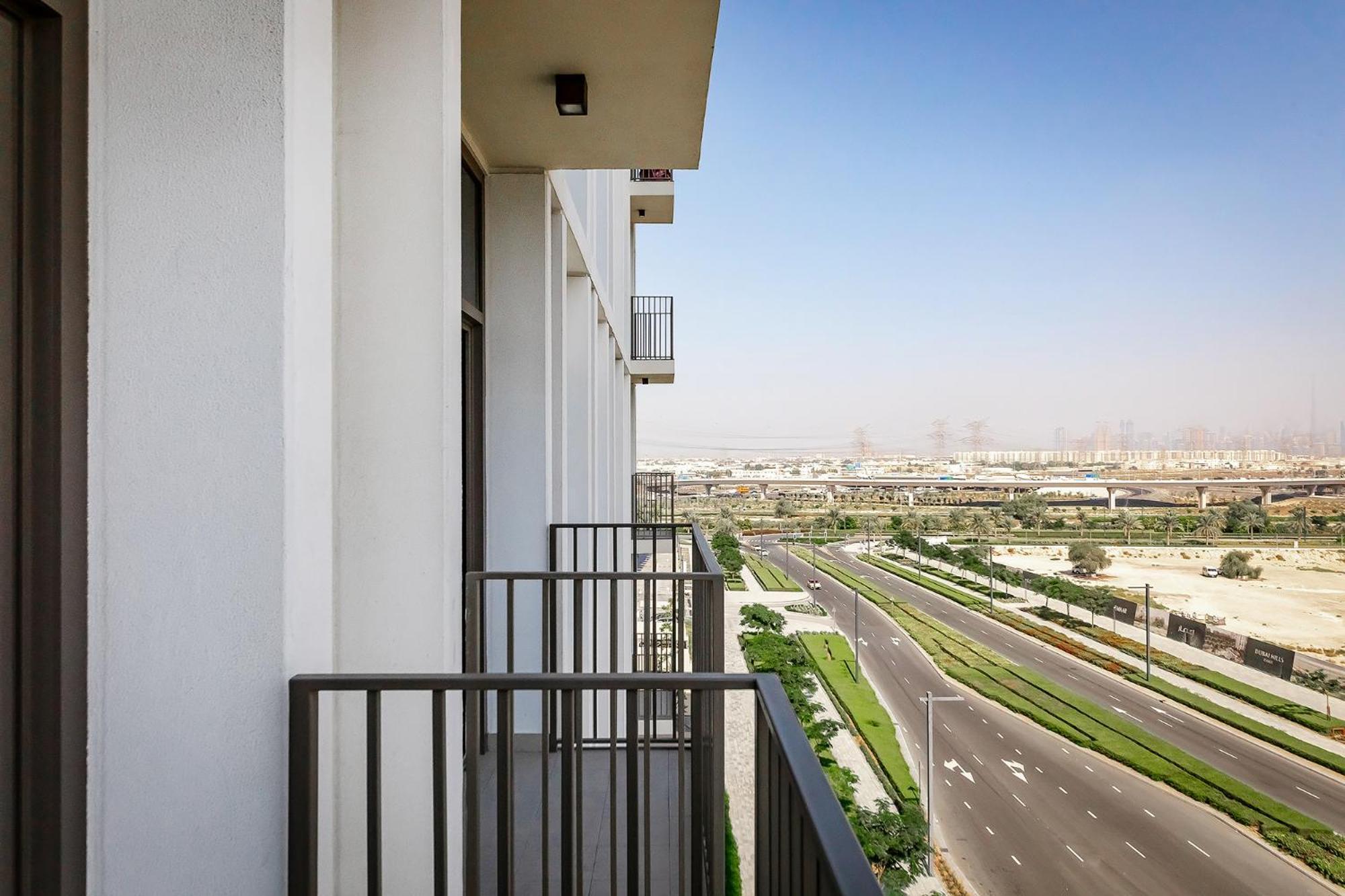 Deluxe 2br At Socio Hills Estate *