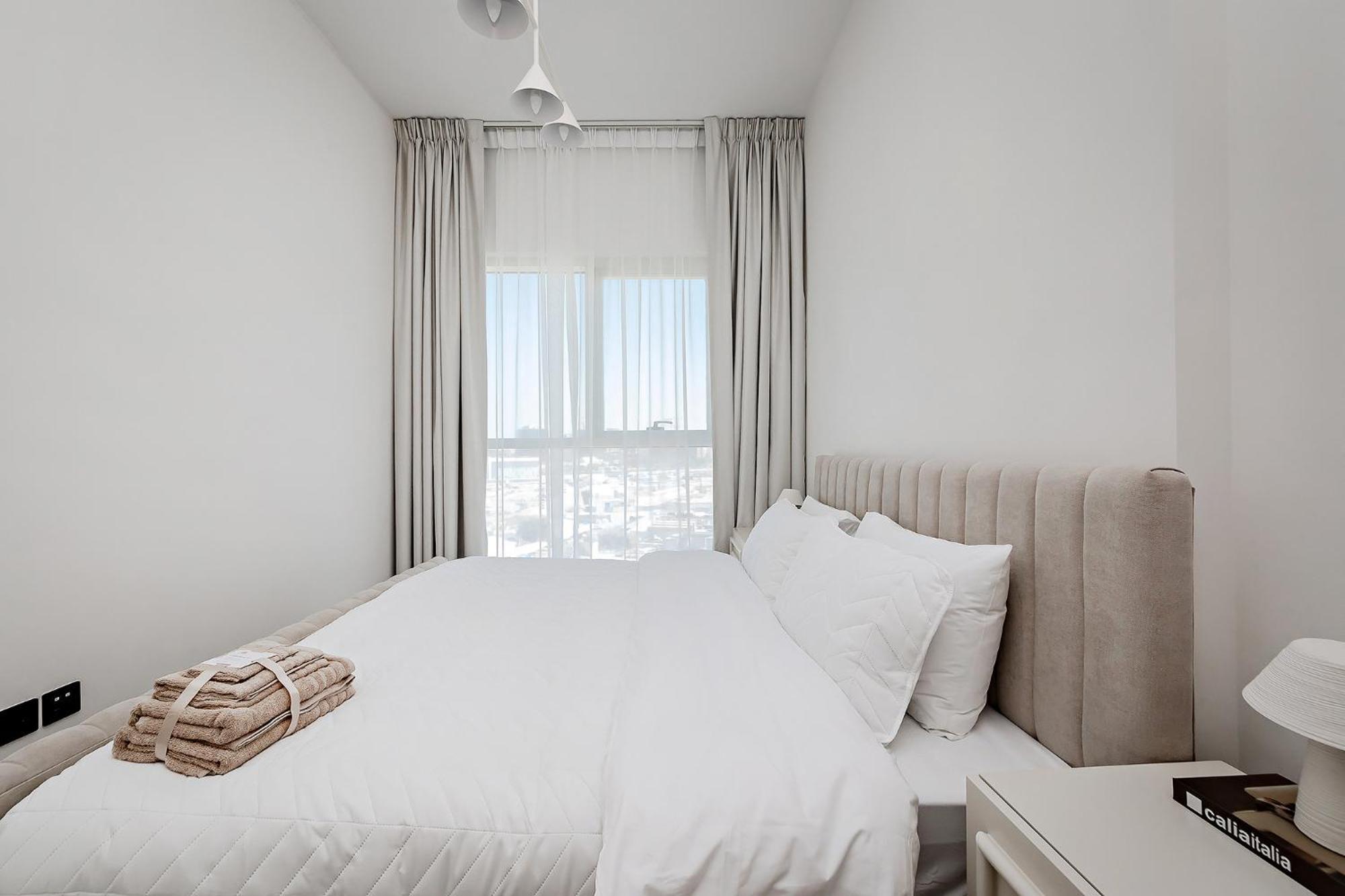 Apartment Deluxe 2br At Socio Hills Estate Dubai
