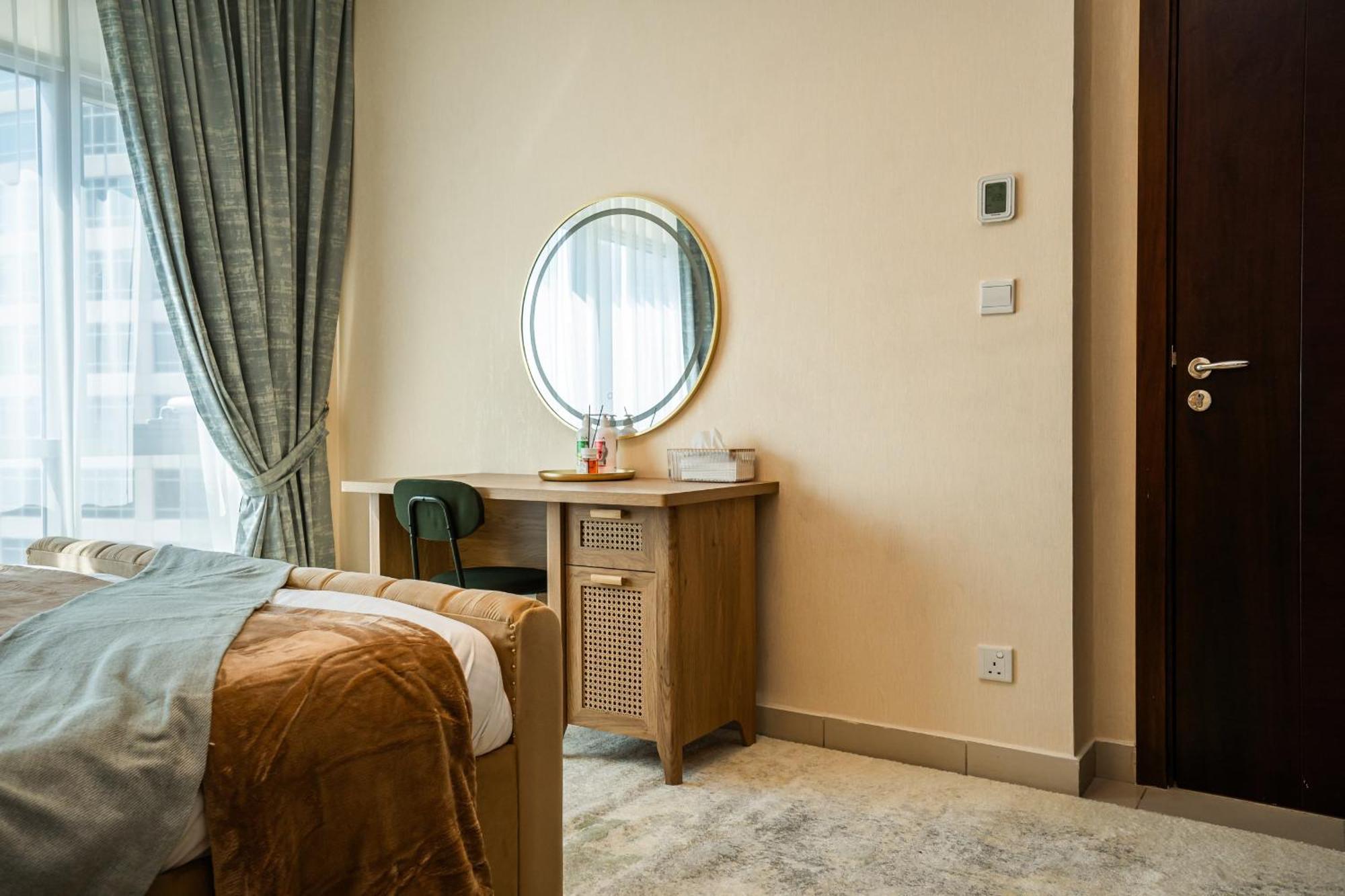 Luxury 1br In Bonaire Tower - Stunning Marina View & Five-star Amenities, Managed By Think Realty *