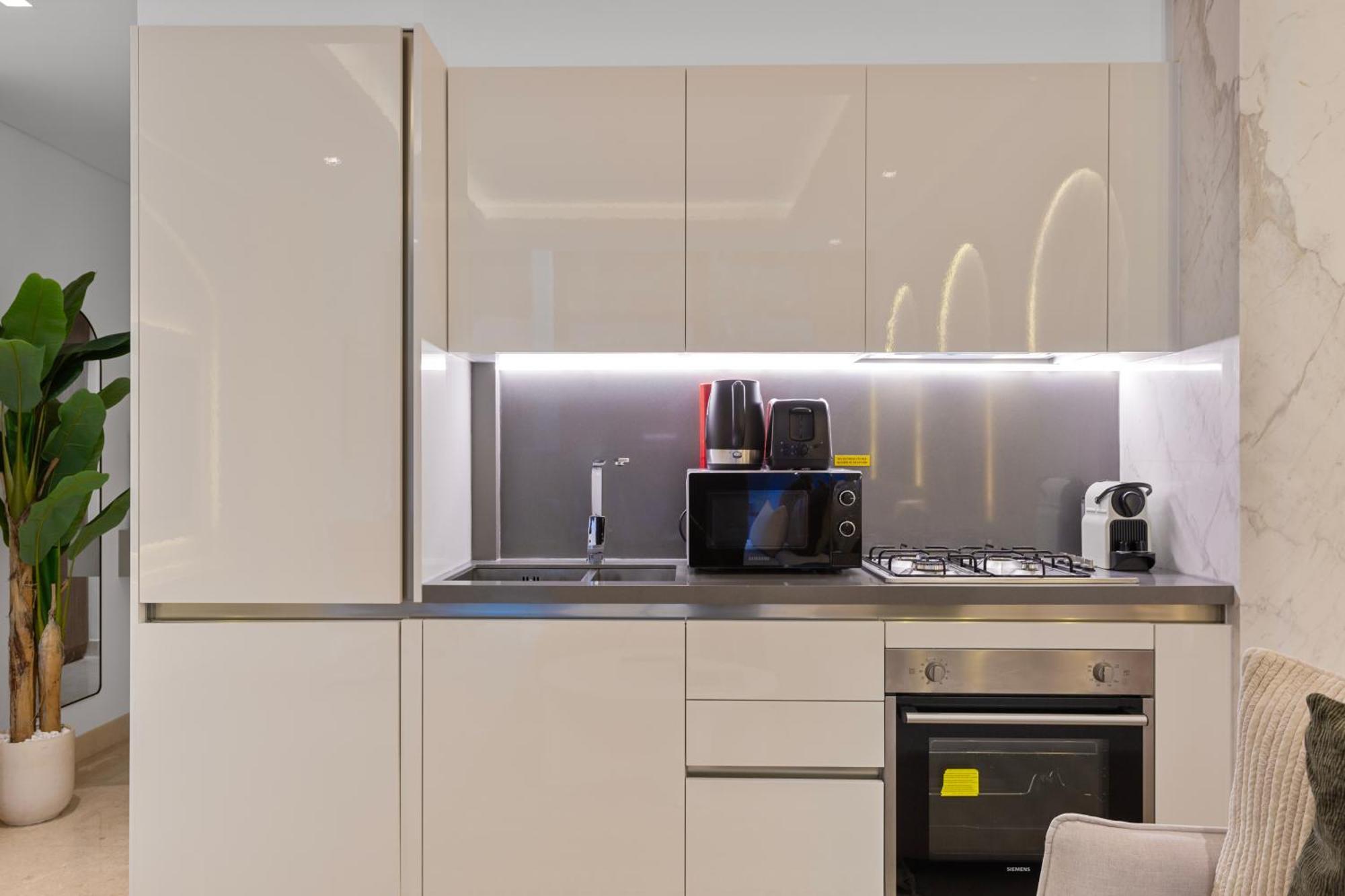 Luxury Living In The Heart Of Business Bay Apartment