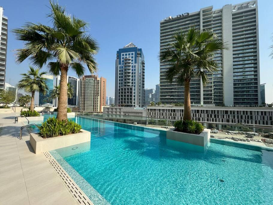 Luxury Living In The Heart Of Business Bay * Dubai