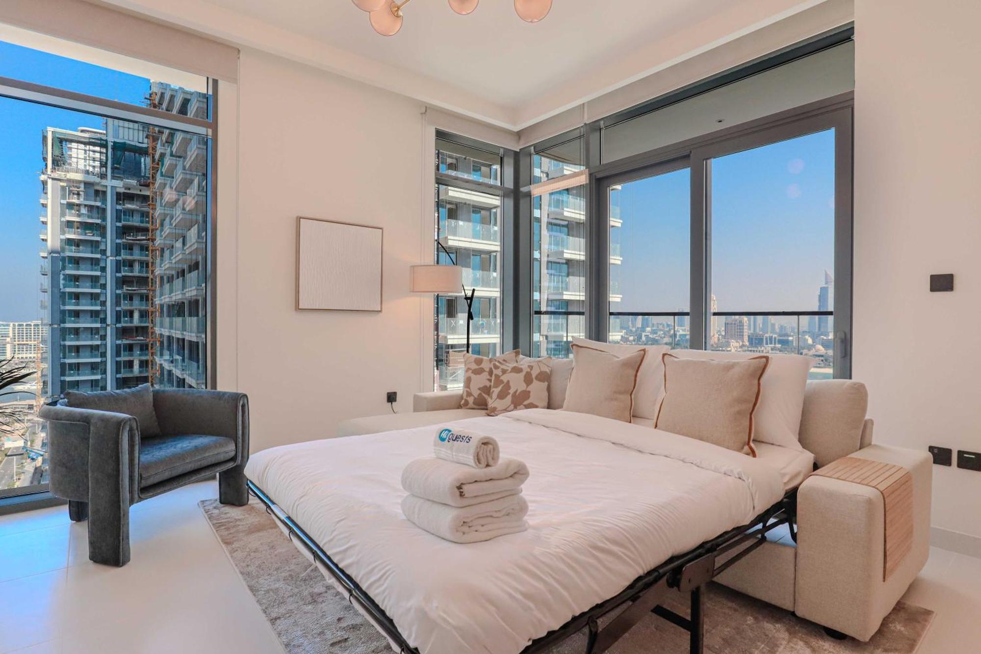 Elegant 2-bedroom Retreat At Marina Vista 2 Apartment Dubai