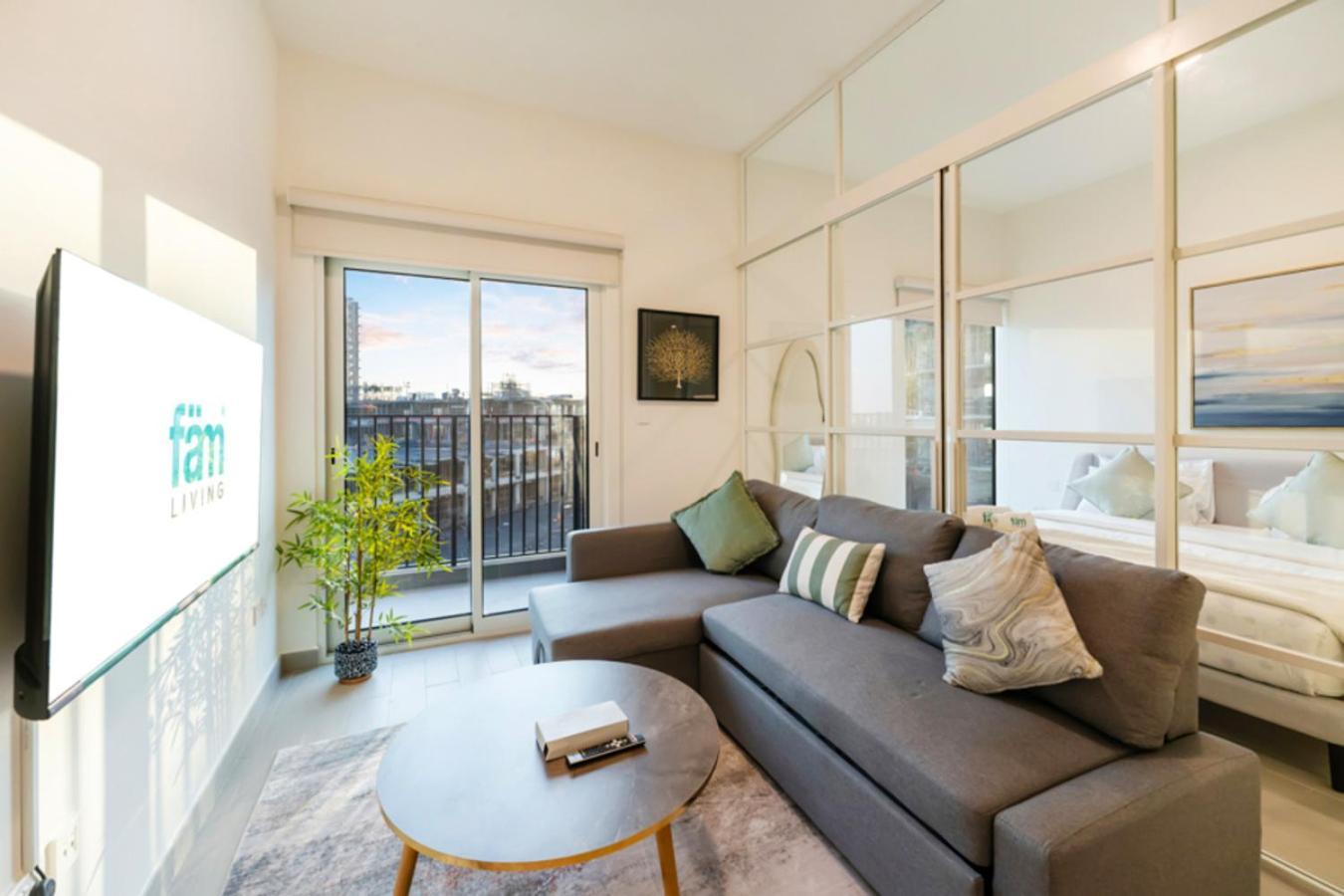 Apartment Fam Living - Golfville Block, Hills Estate