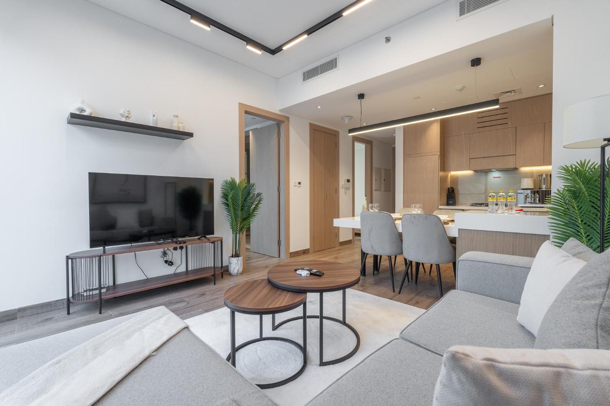 Stylish, Minimalist 2-bedroom In Jumeirah Village Circle Apartment *