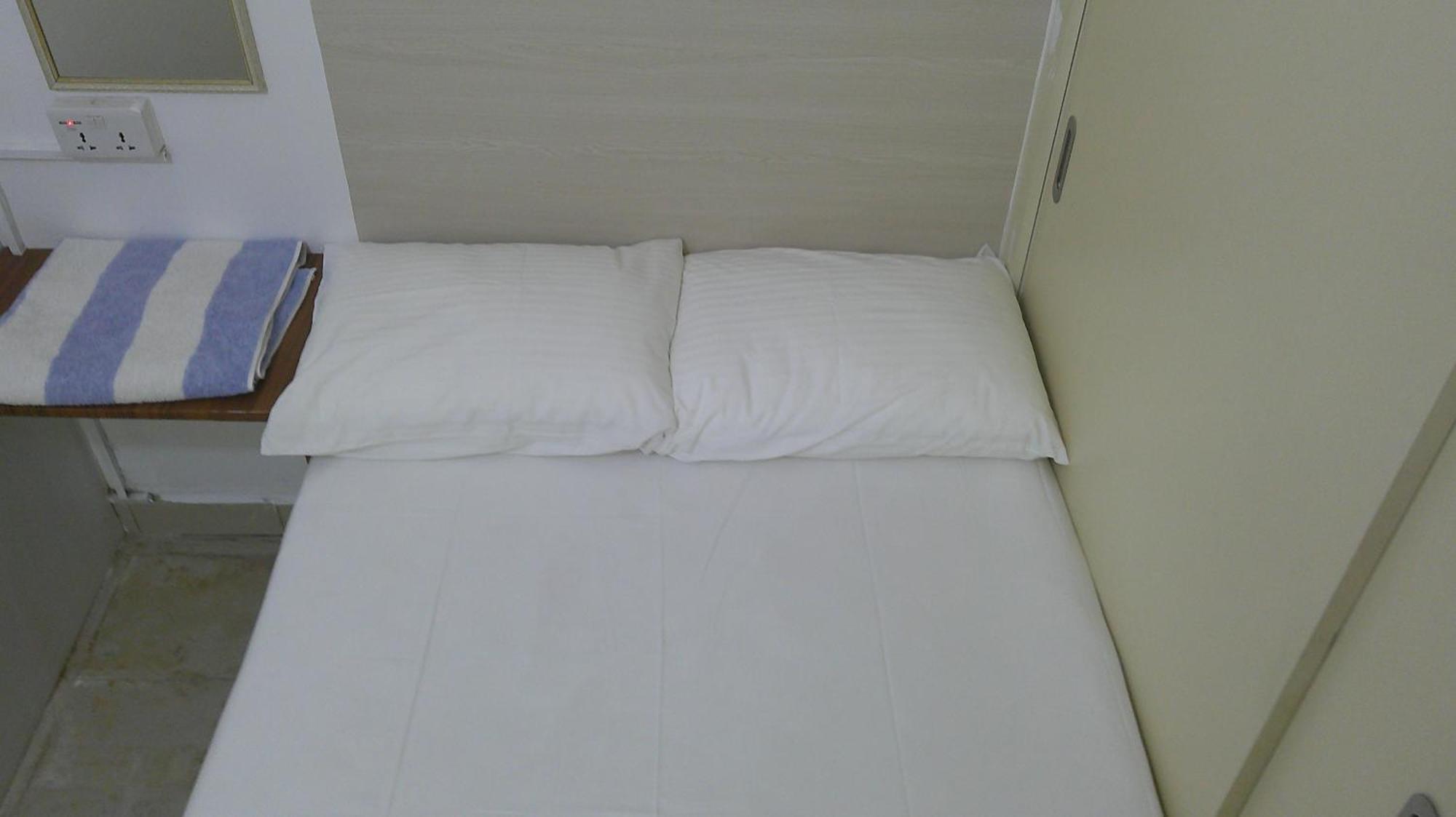 Ruby Star Budget With Shared Washroom Access G06 Inn Dubai