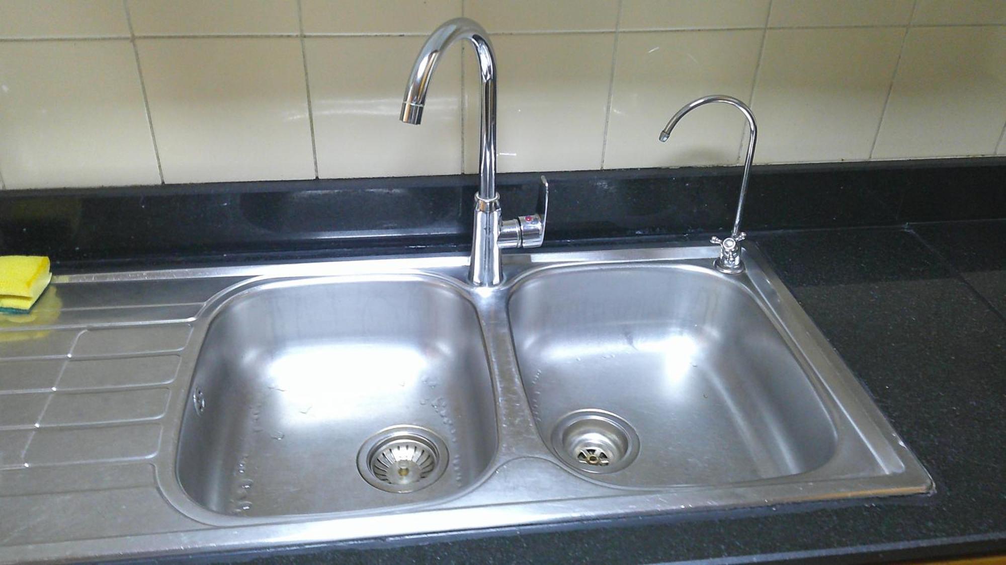 Ruby Star Budget With Shared Washroom Access G06 Inn Dubai