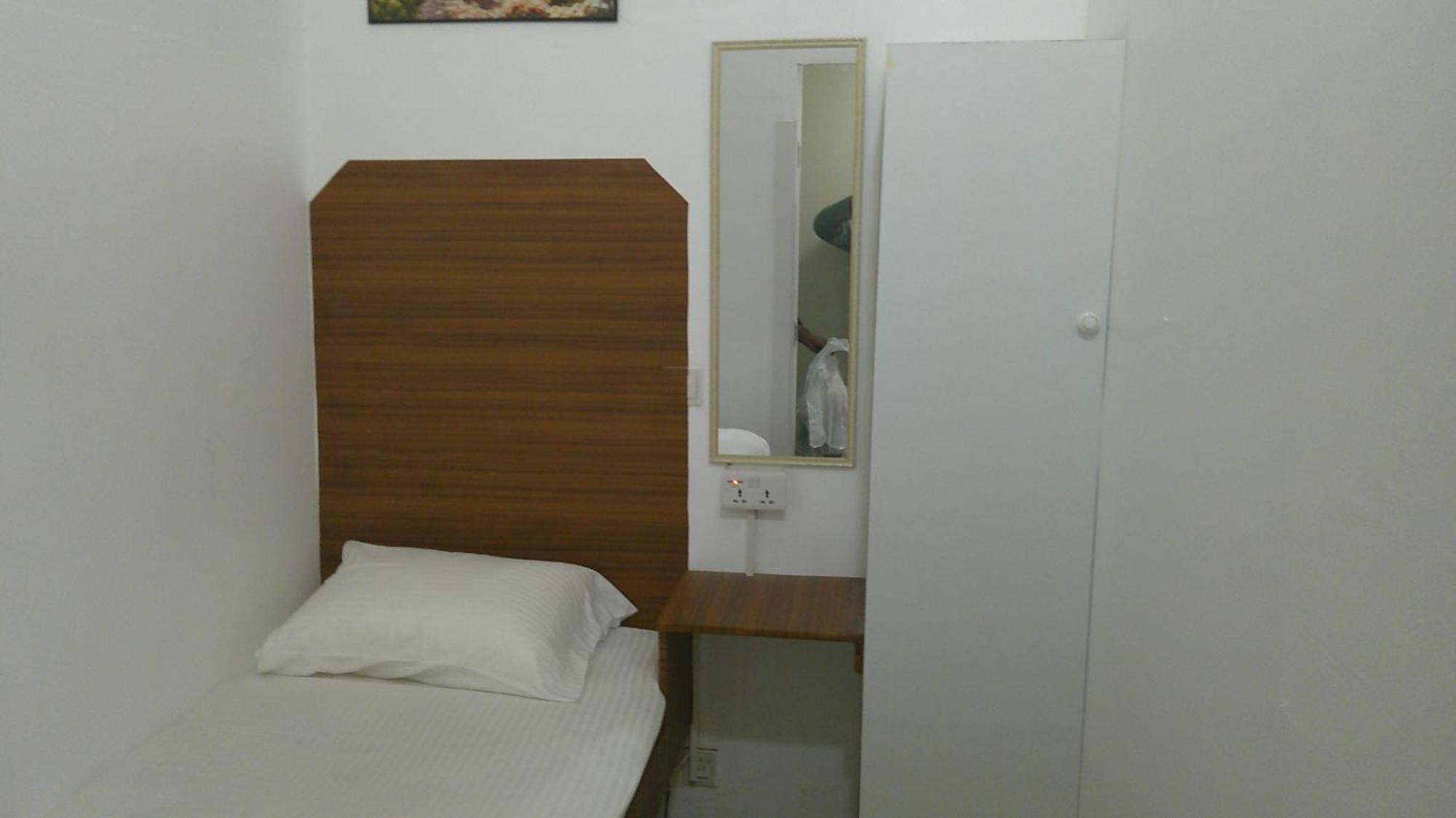 Ruby Star Budget With Shared Washroom Access G06 Inn Dubai