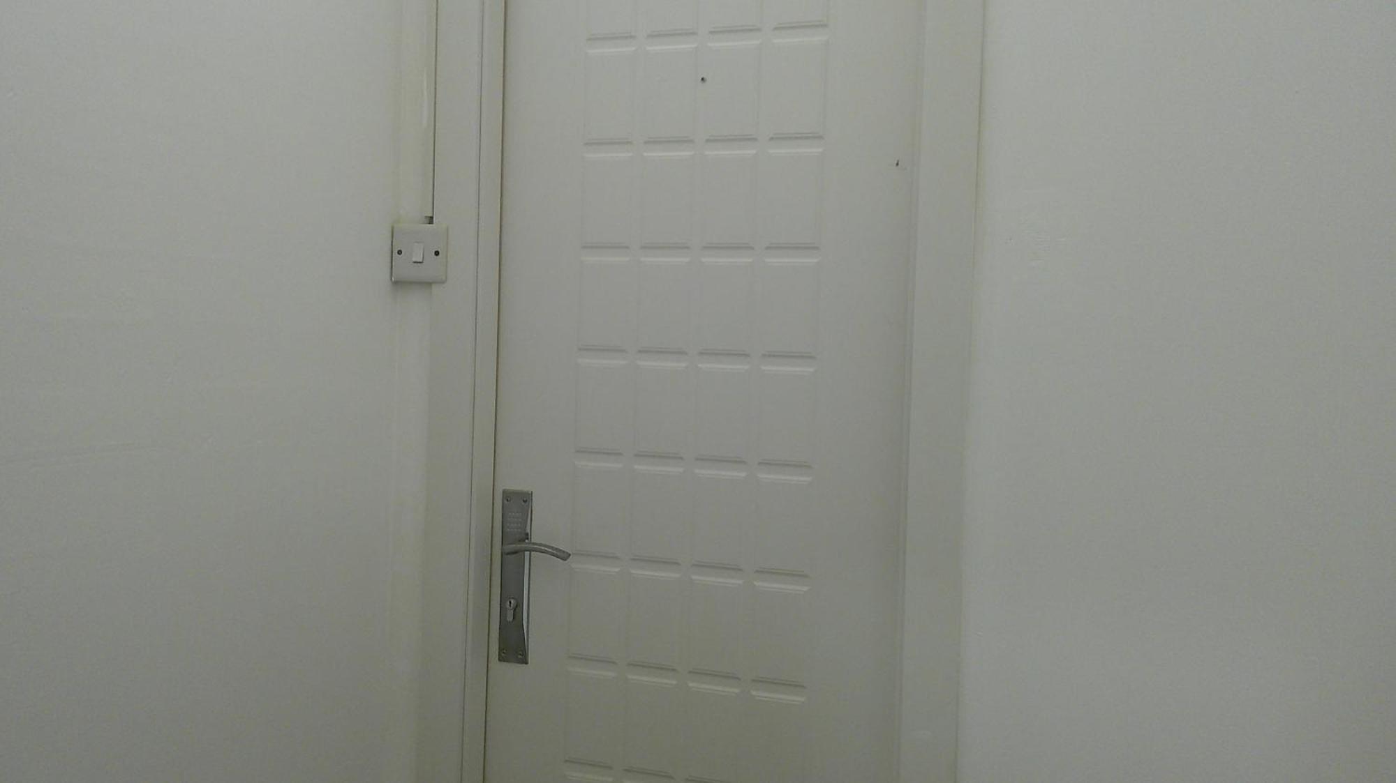 Inn Ruby Star Budget With Shared Washroom Access G06 Dubai