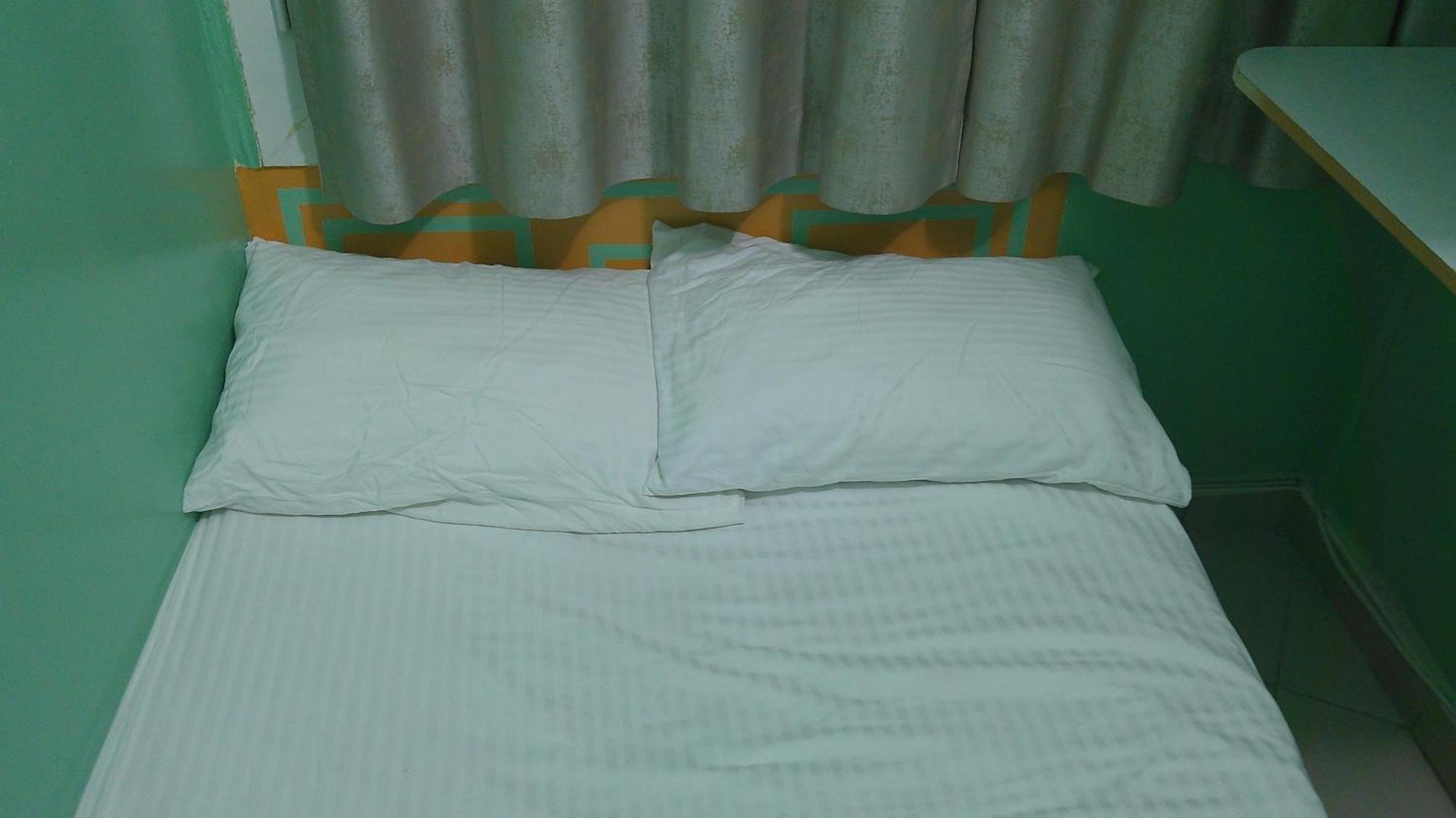 Inn Ruby Star Budget With Shared Washroom Access G06