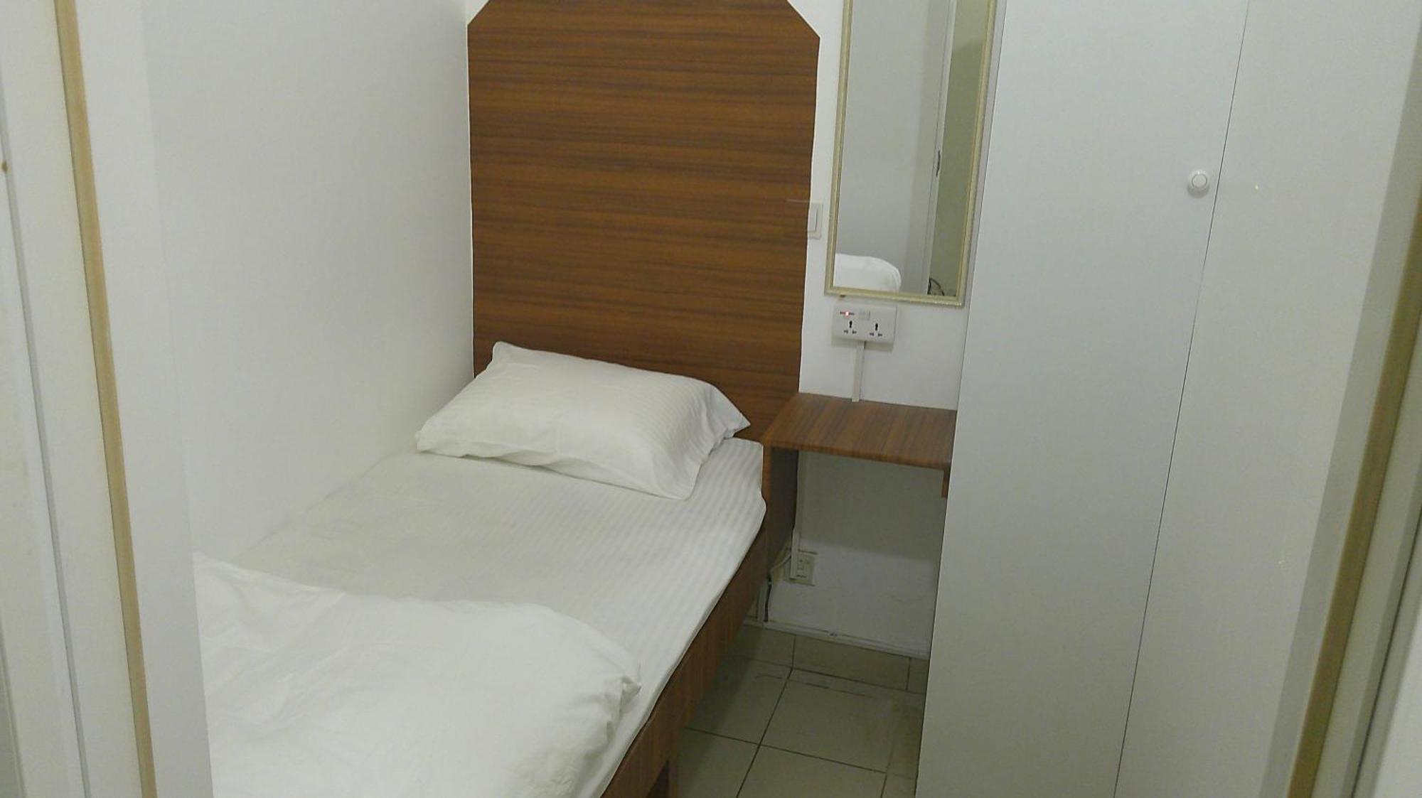 Ruby Star Budget With Shared Washroom Access G06 Inn Dubai