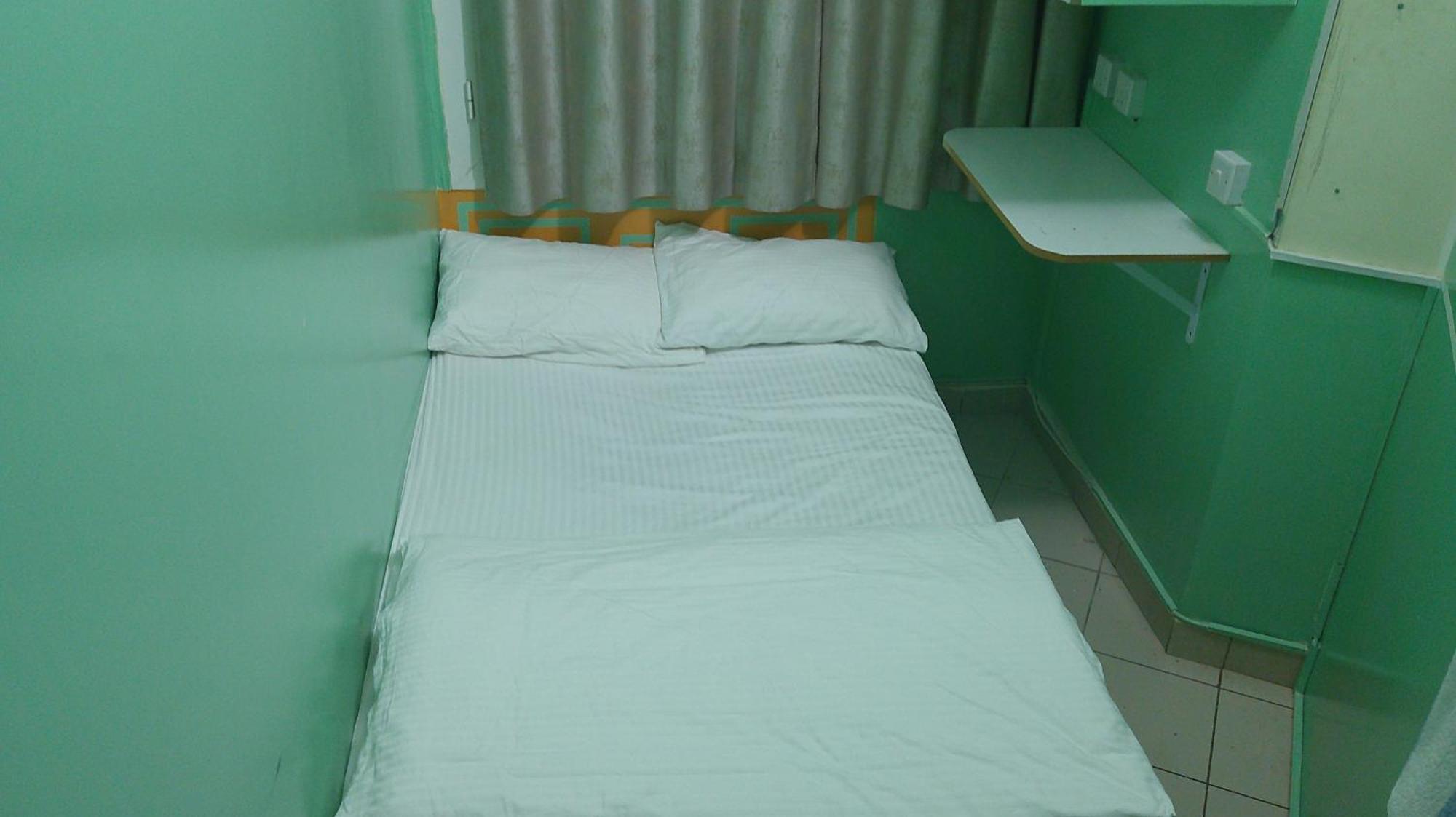 Inn Ruby Star Budget With Shared Washroom Access G06 Dubai