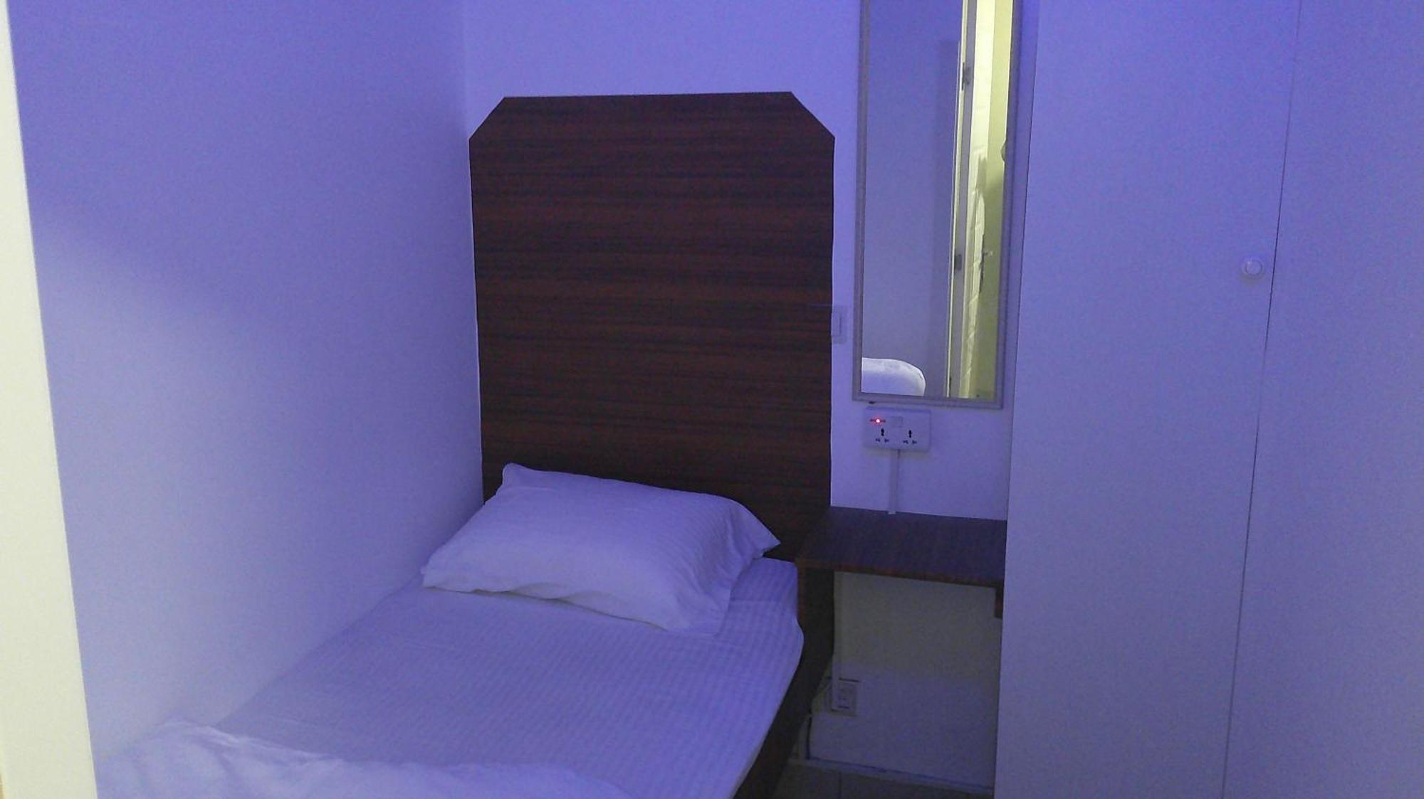 Ruby Star Budget With Shared Washroom Access G06 *
