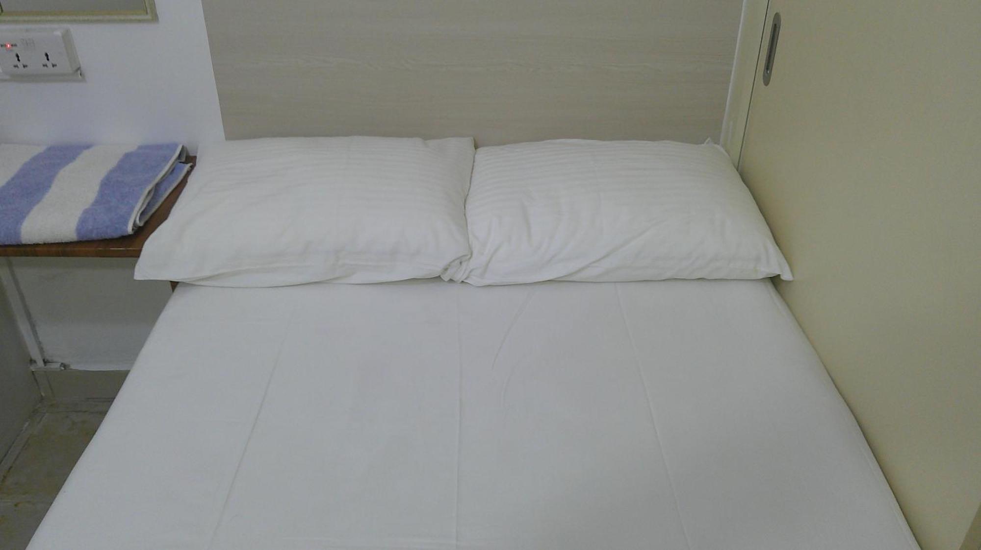 Inn Ruby Star Budget With Shared Washroom Access G06 Dubai