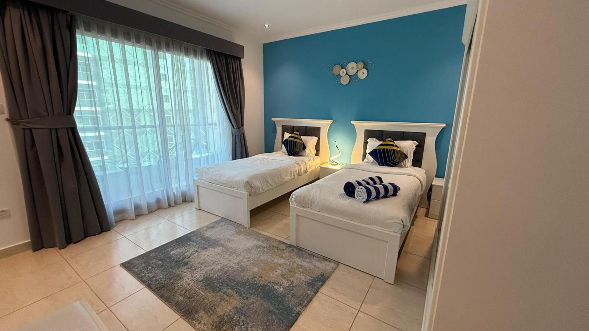 Premium Marina Two Bedroom With Sea View - Family Only Apartment *
