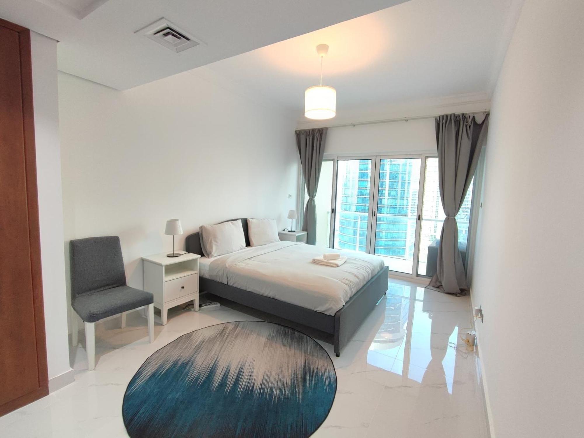 One Bedroom With Pool & Gym Near Marina Dubai