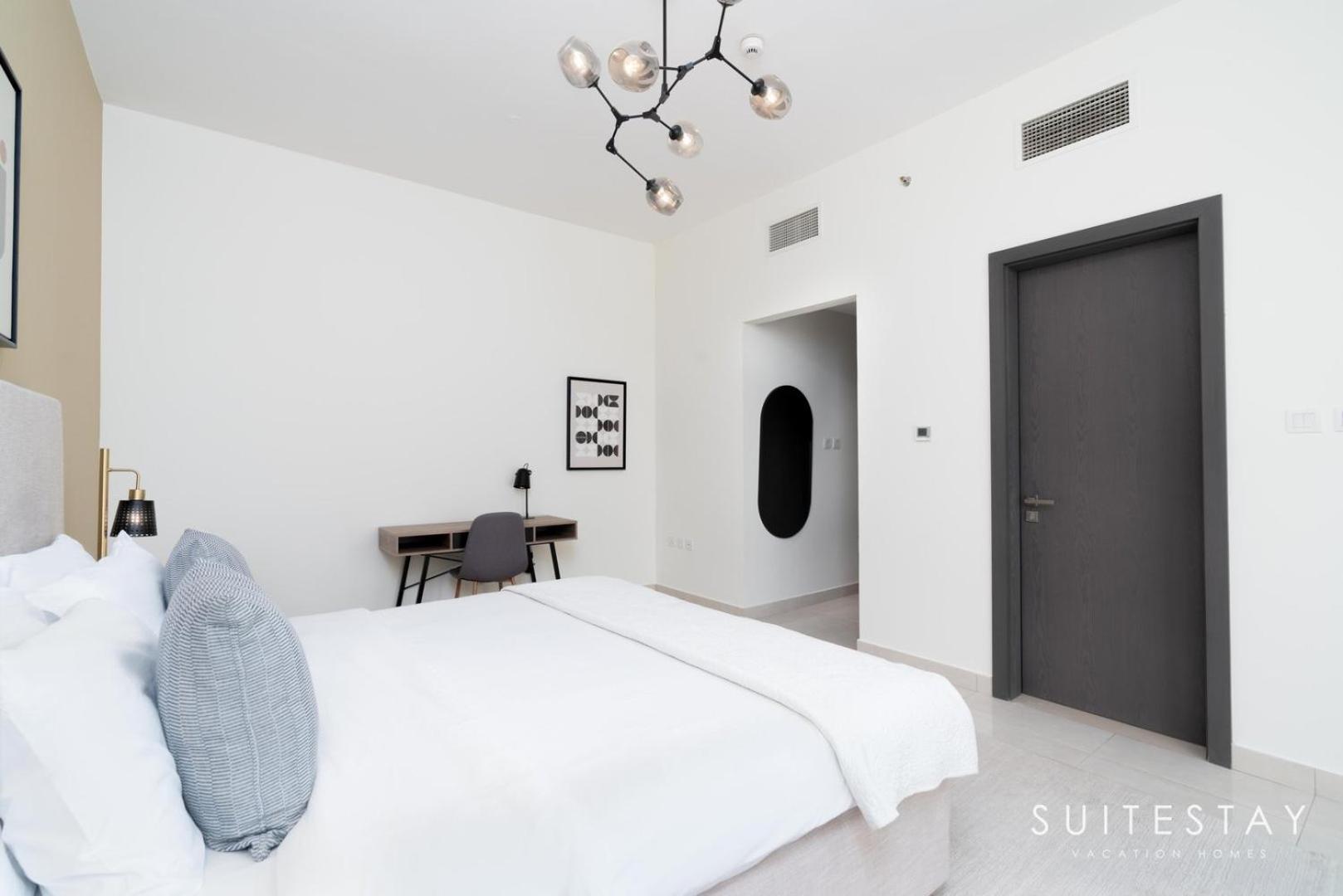 Apartment Spacious Centre With Large Balcony *