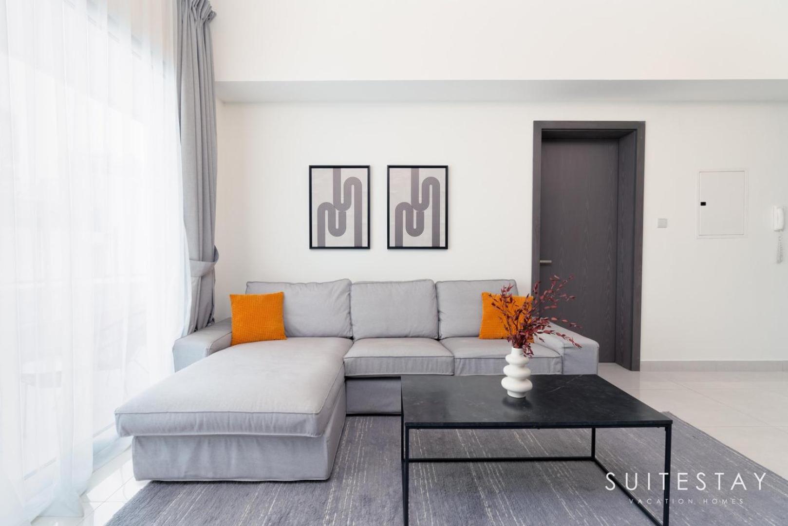 Spacious Centre With Large Balcony *