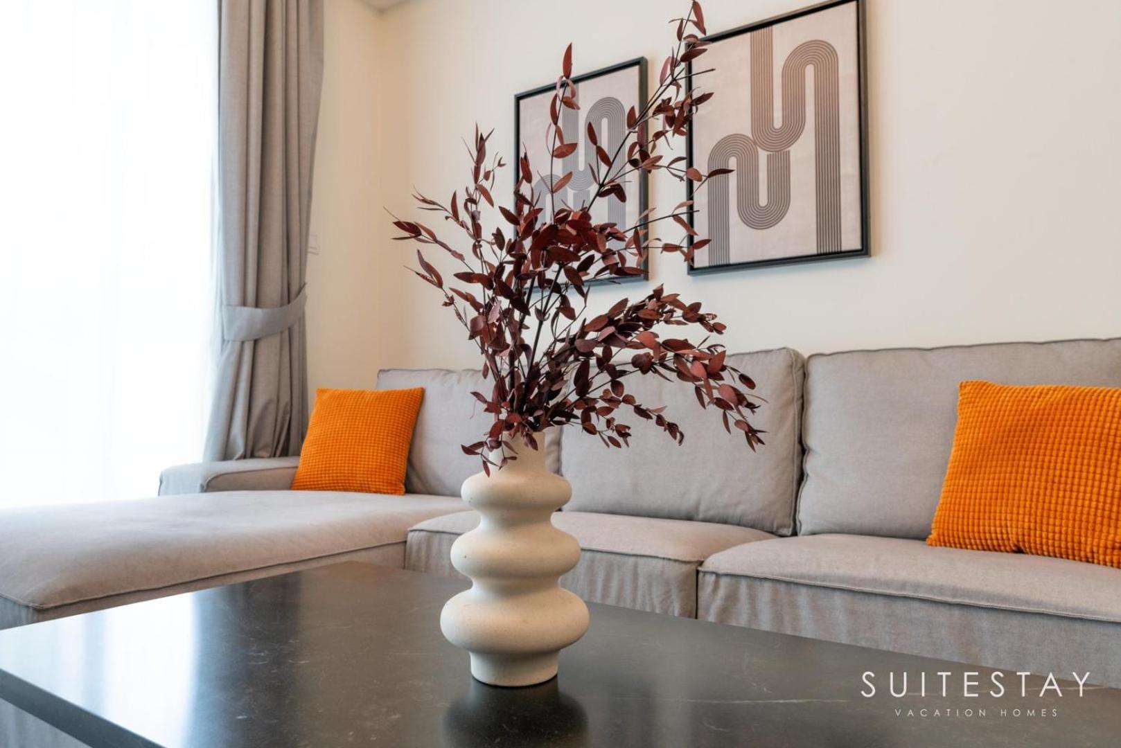 Apartment Spacious Centre With Large Balcony *