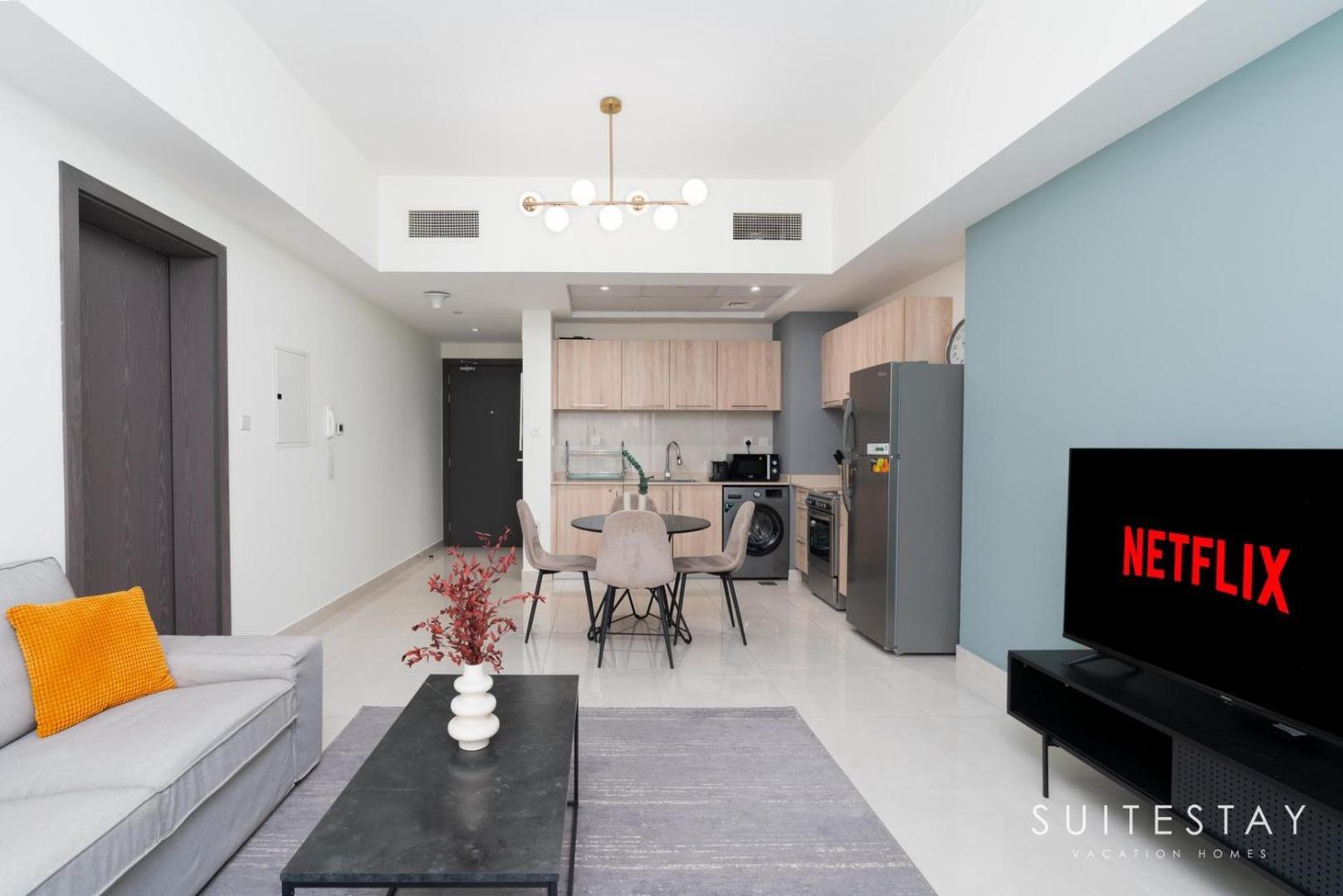Spacious Centre With Large Balcony Dubai