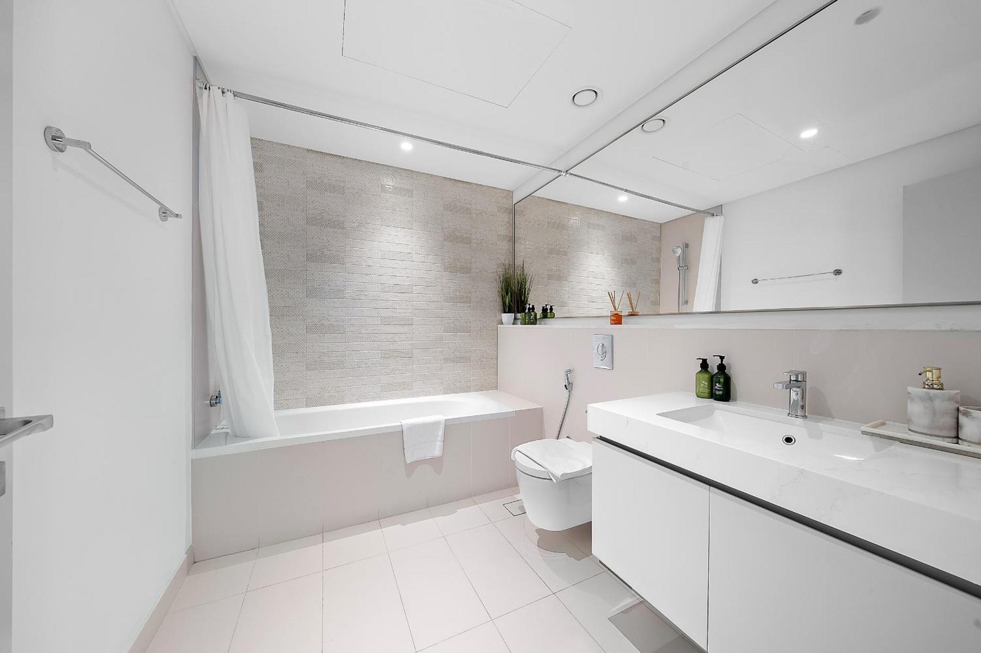 Apartment Vayk - Stunning 2 Bd In Emaar Beachfront With Beach Access *