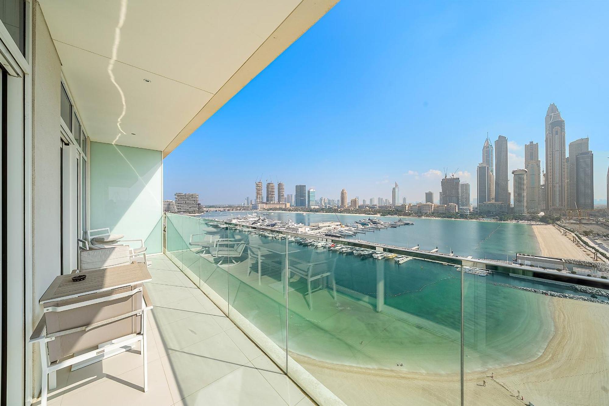 Vayk - Stunning 2 Bd In Emaar Beachfront With Beach Access Apartment Dubai
