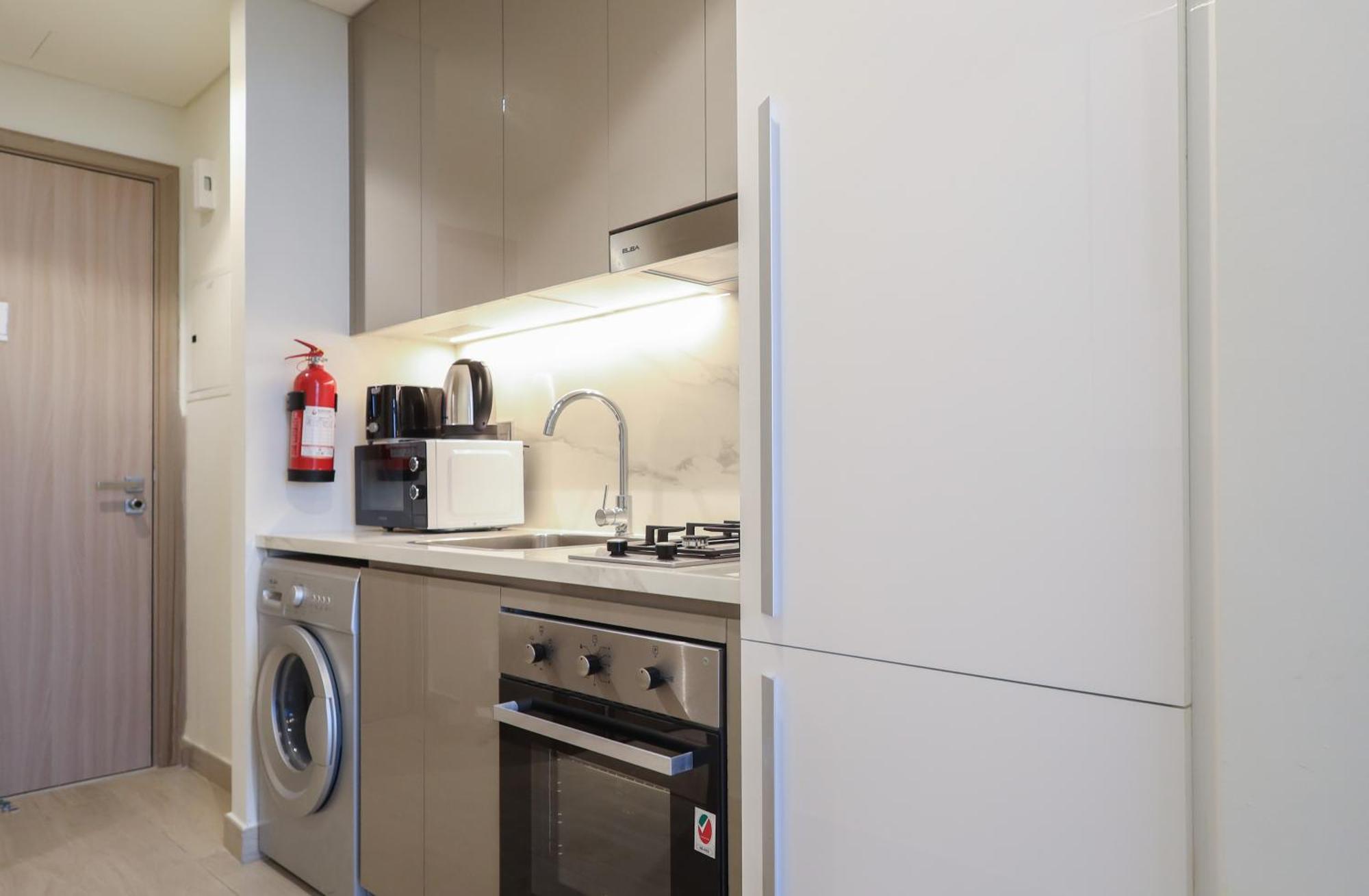 Elite Lux Homes - Sleek In Azizi Riviera Prime Location *