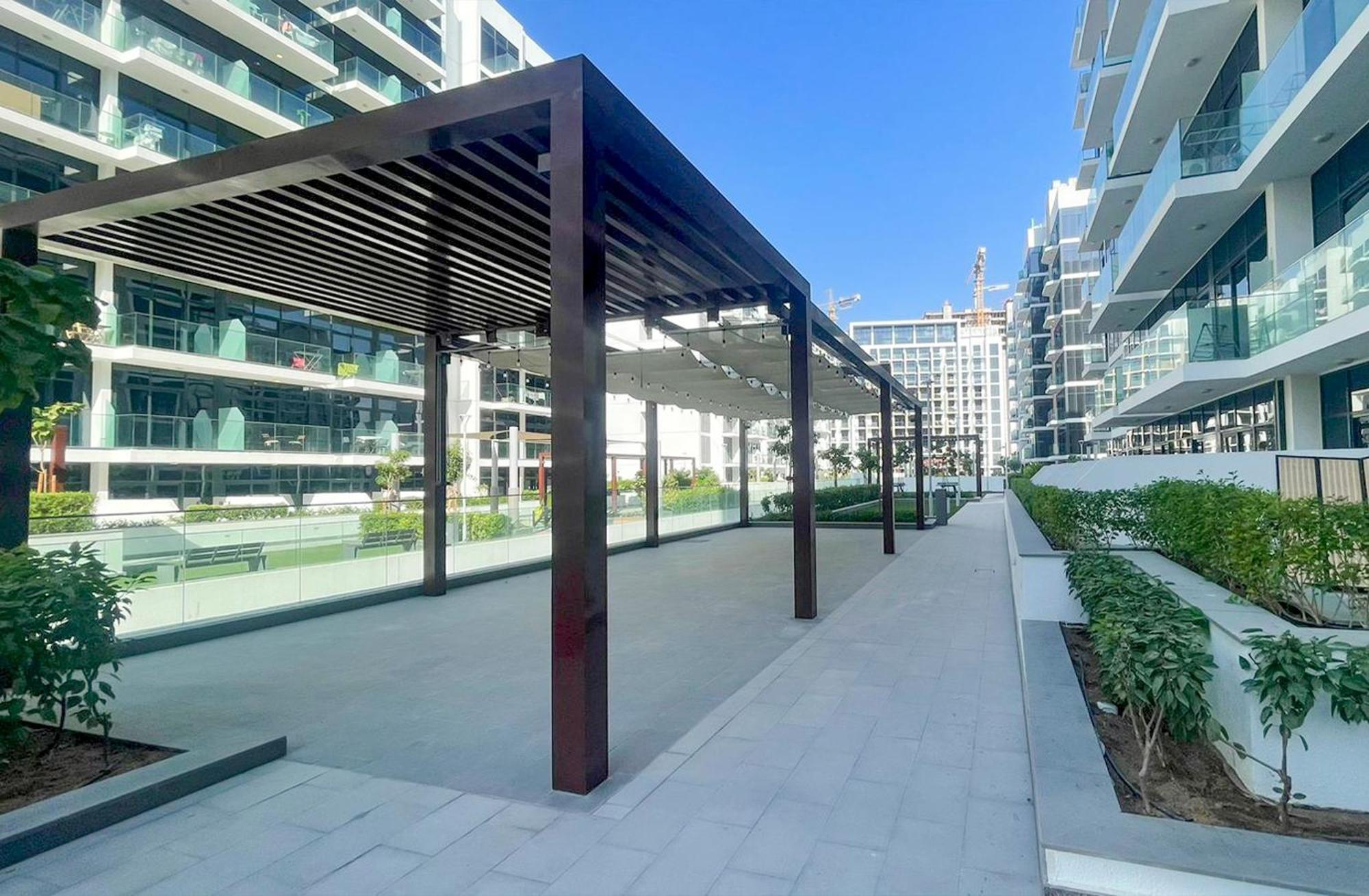 Elite Lux Homes - Sleek In Azizi Riviera Prime Location *