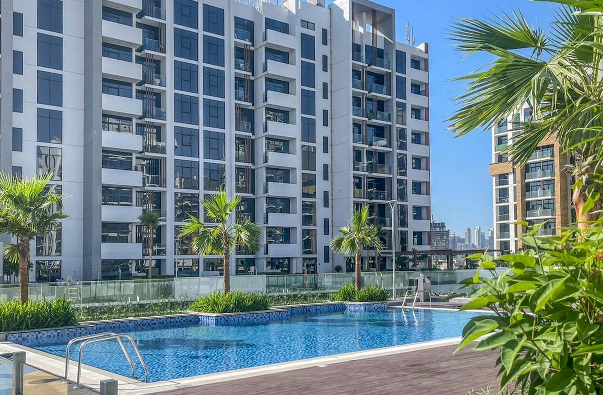 Elite Lux Homes - Sleek In Azizi Riviera Prime Location Apartment