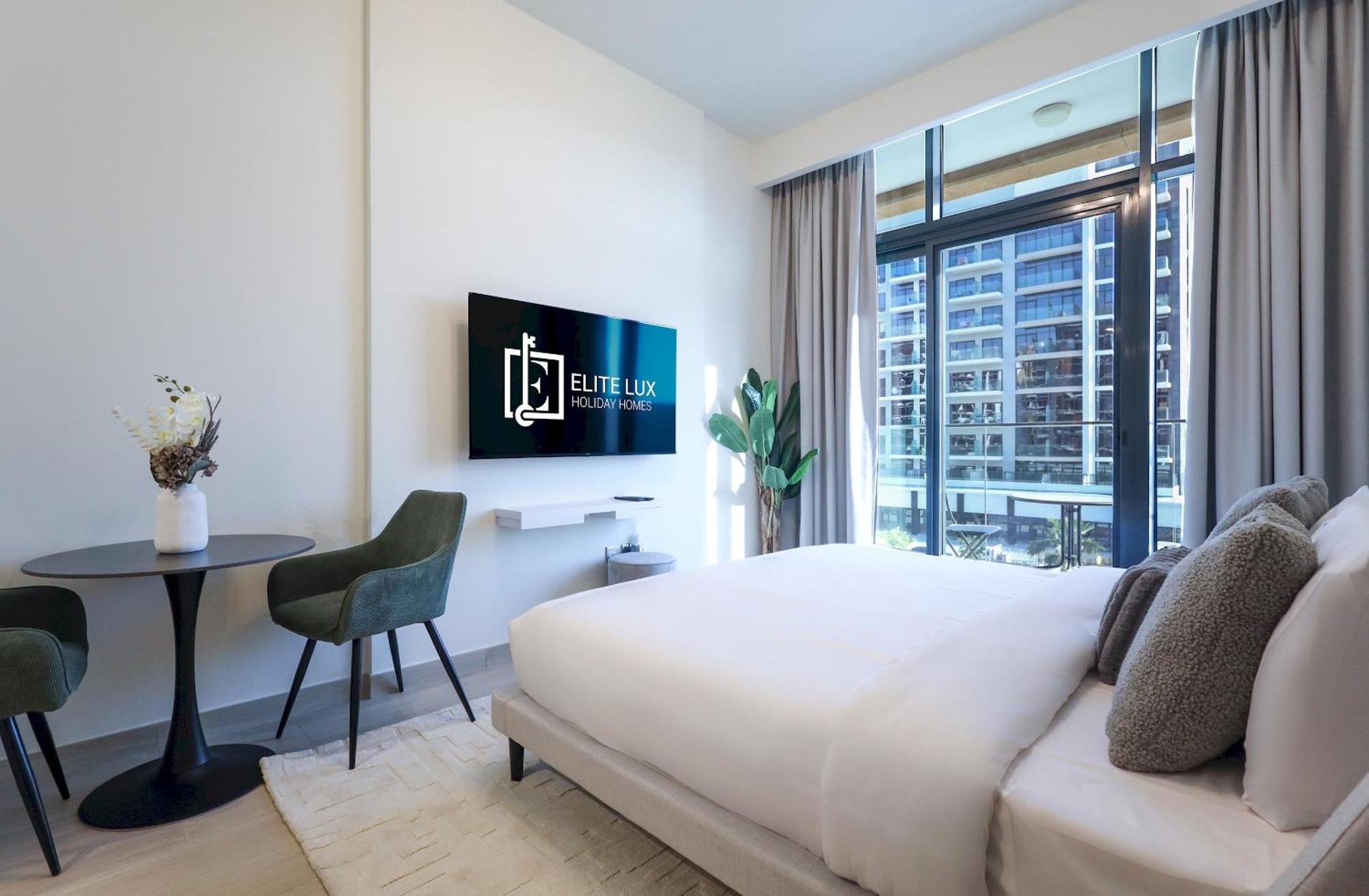 Elite Lux Homes - Sleek In Azizi Riviera Prime Location Apartment *