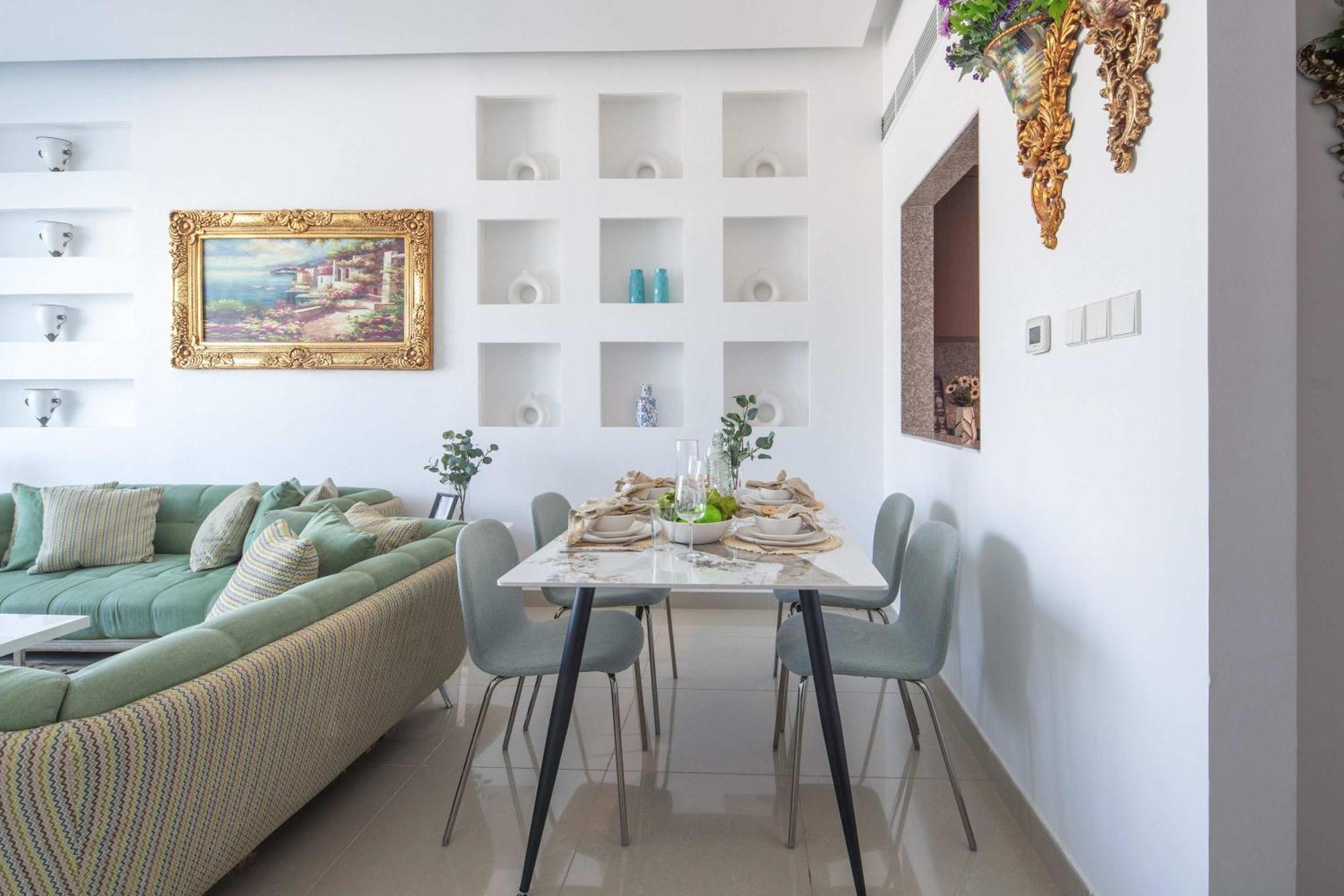 Frank Porter - Fairview Residency * Dubai