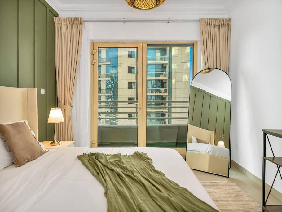 Spacious In The Heart Of Marina W Seaview Apartment Dubai