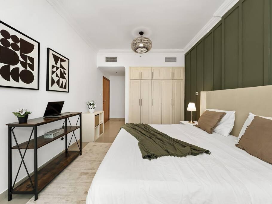 Spacious In The Heart Of Marina W Seaview