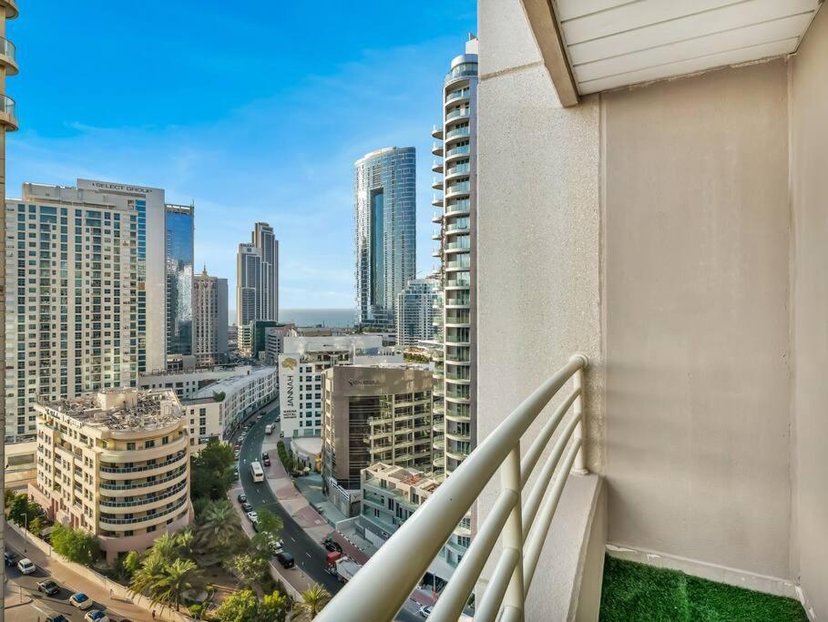 Apartment Spacious In The Heart Of Marina W Seaview